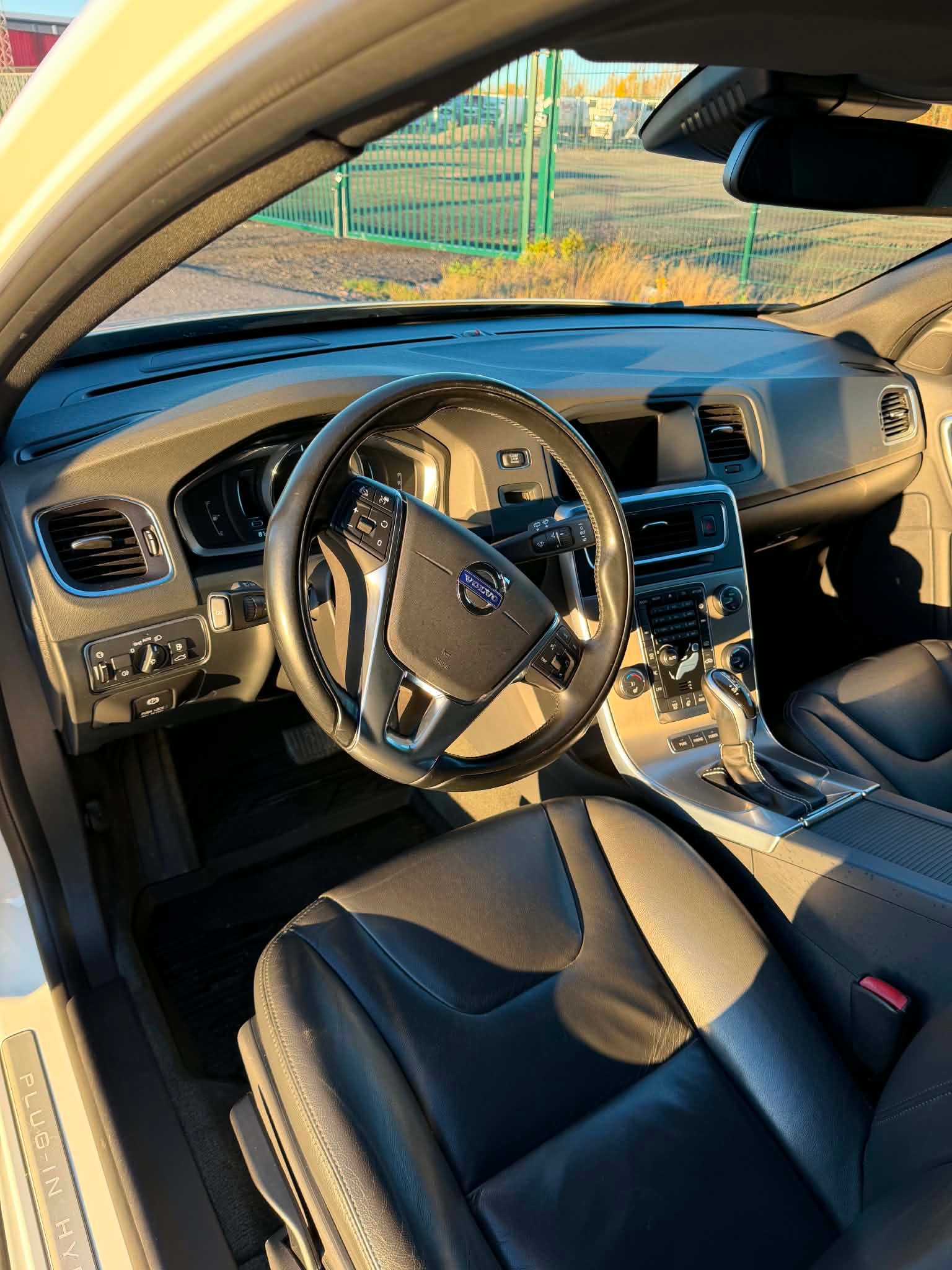 Volvo V60 2014, photo 3/4