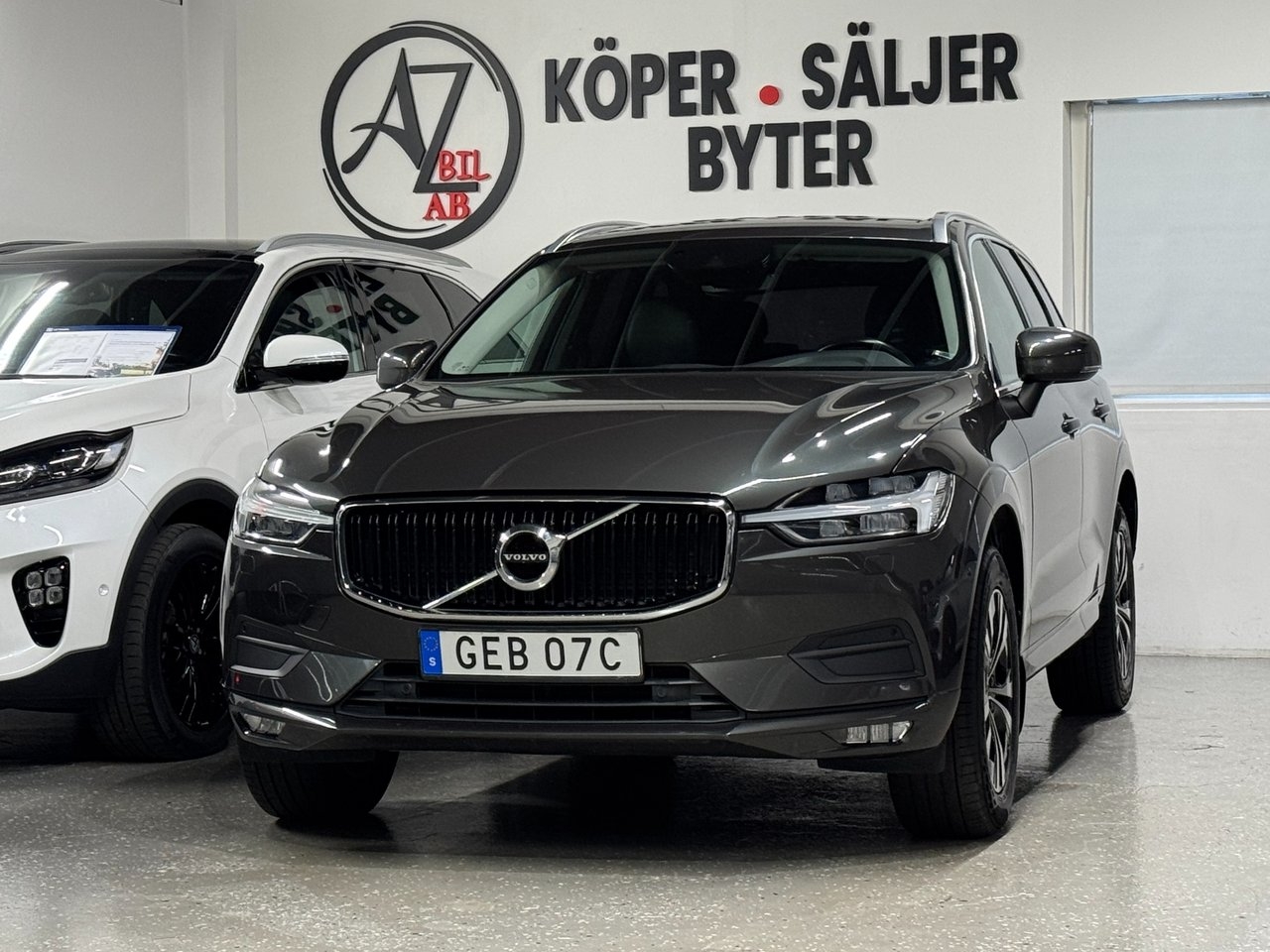 Volvo XC60 D4 Momentum Advanced 2020, bild 2/10