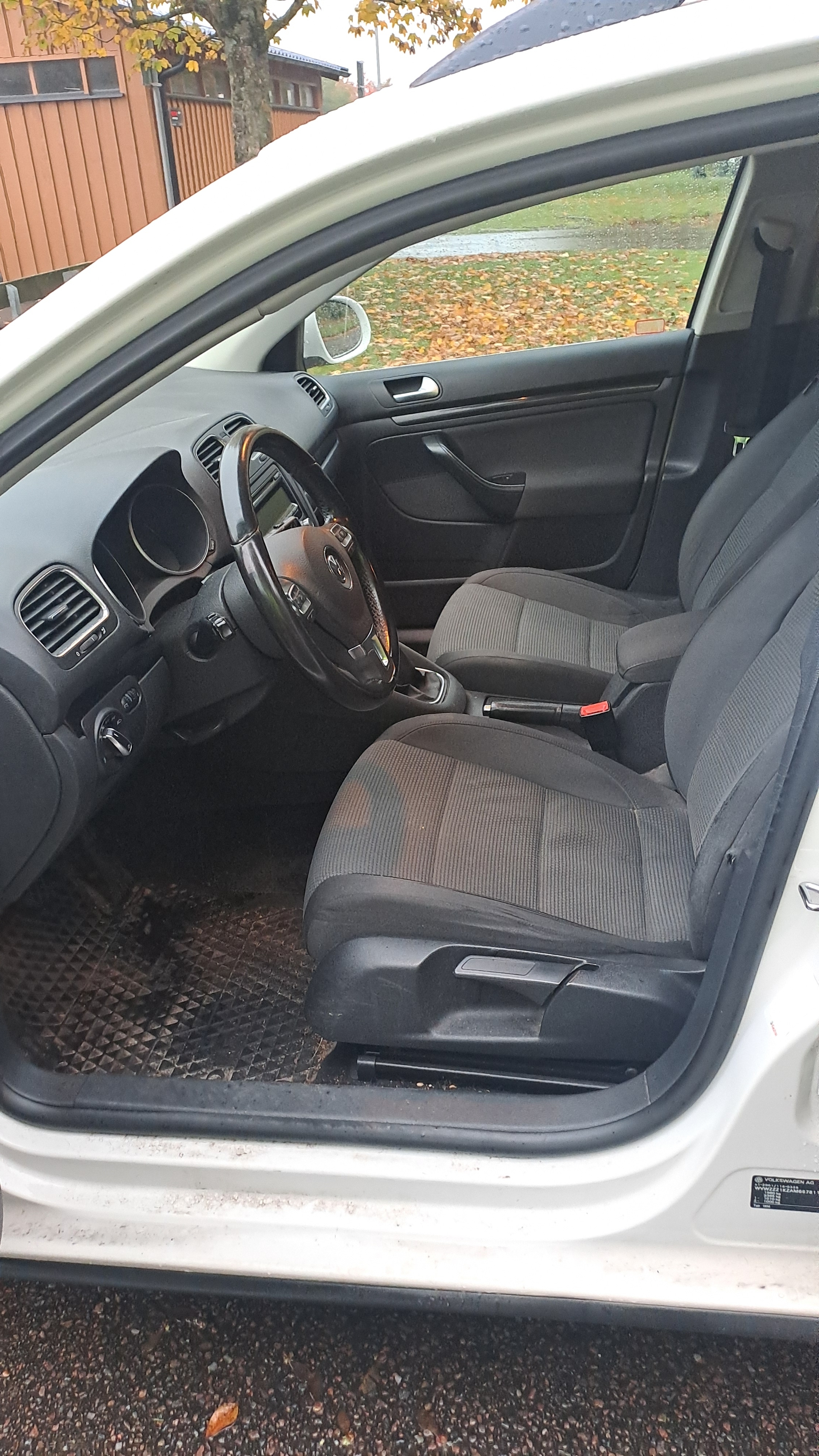 Volkswagen Golf 1.6 TDI 2010, bild 4/6