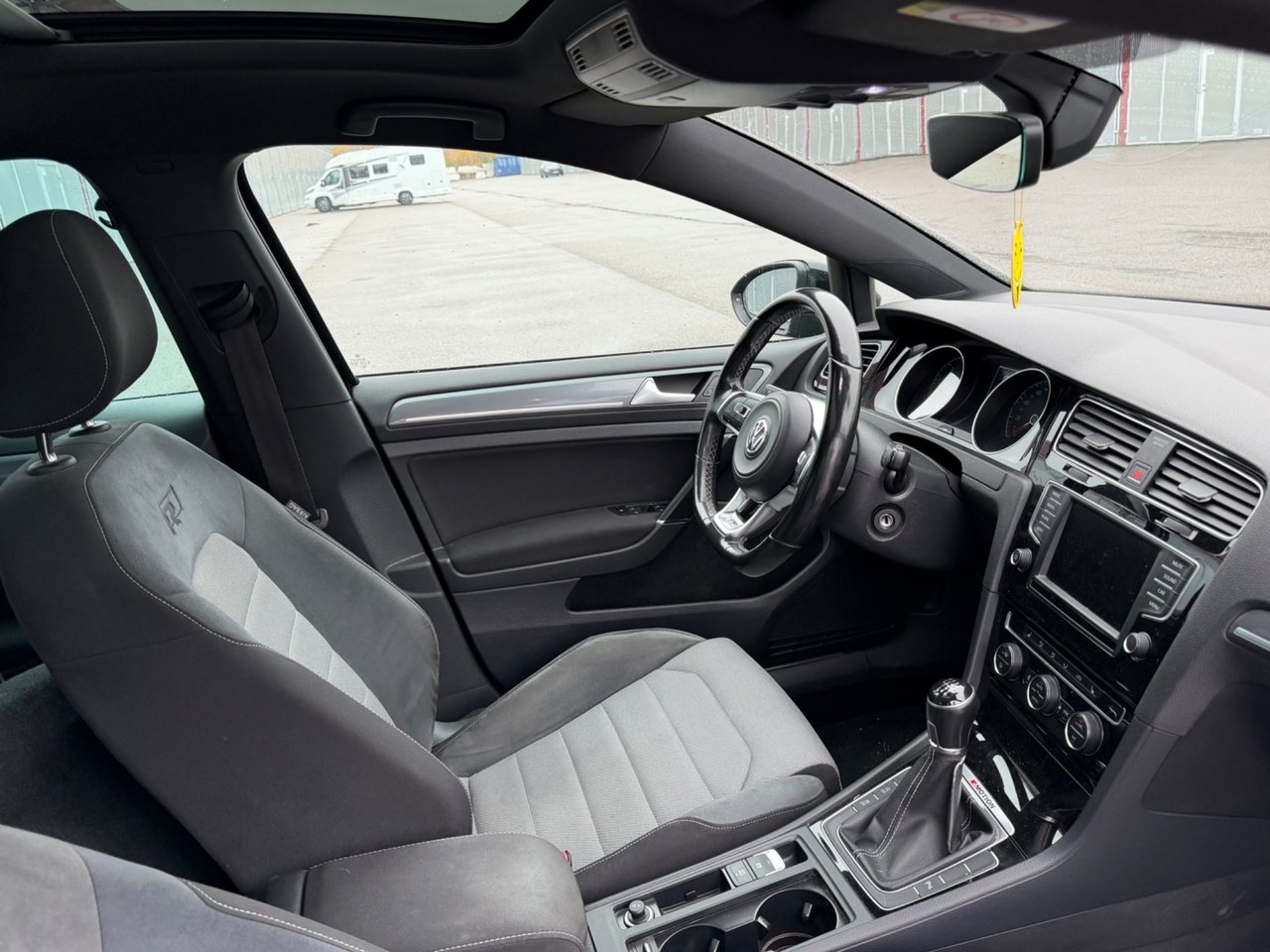 Volkswagen Golf 2.0 TDI R-Line 2017, bild 7/13