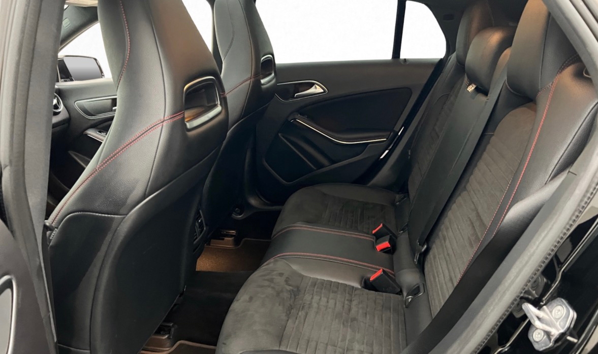 Mercedes-Benz CLA 180 2018, photo 3/5