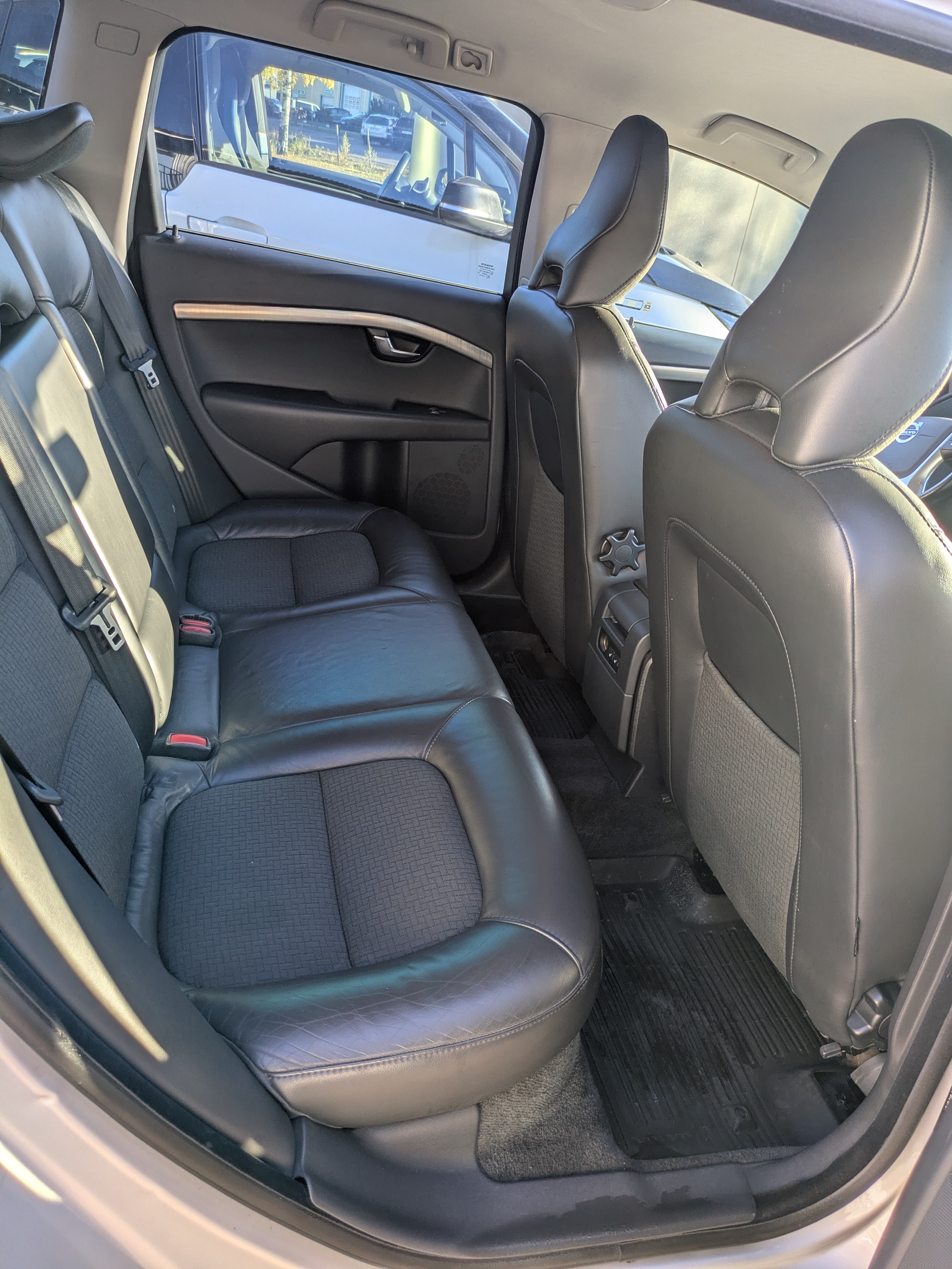 Volvo V70 1.6D 2010, photo 6/10