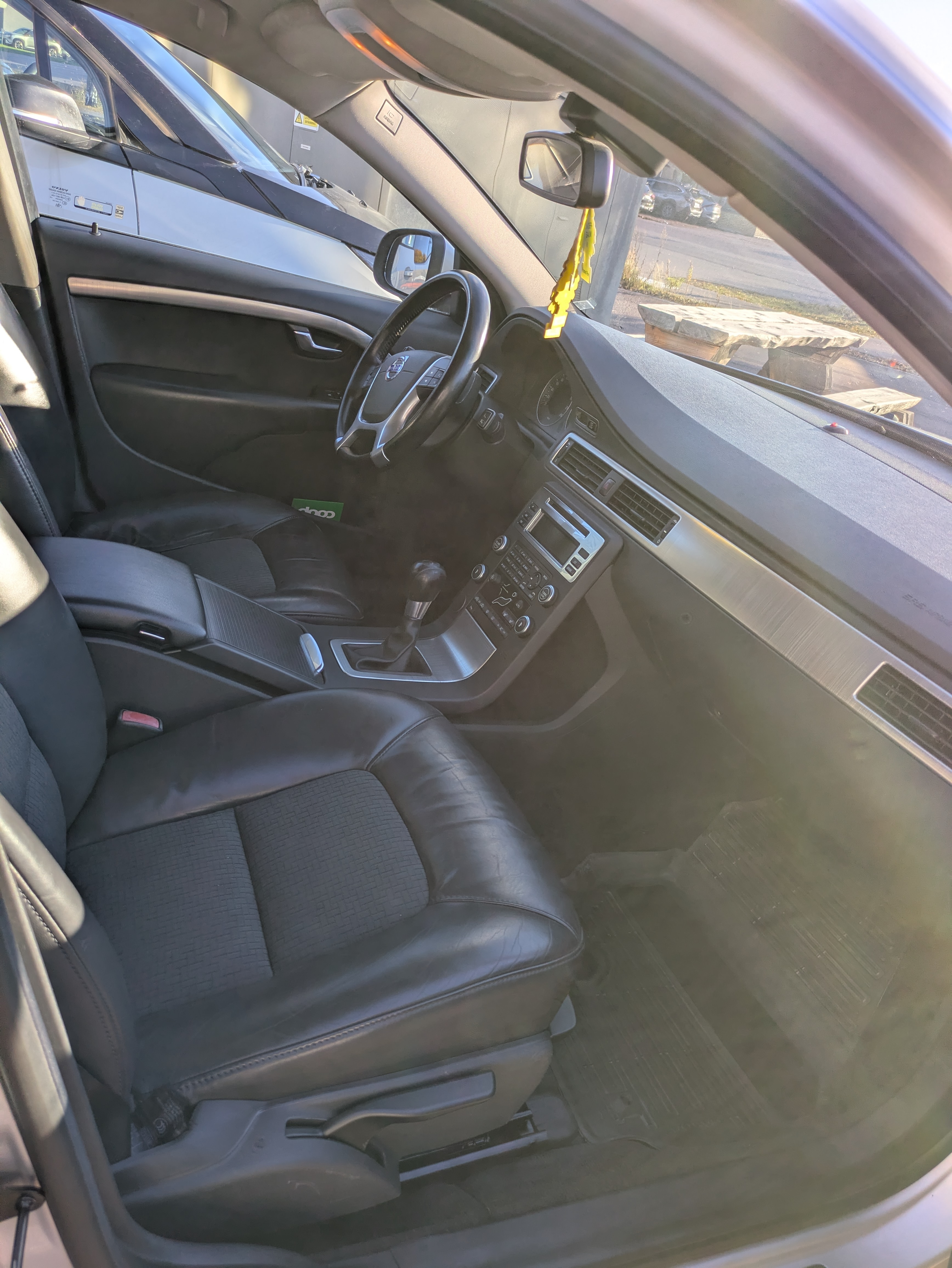 Volvo V70 1.6D 2010, photo 4/10