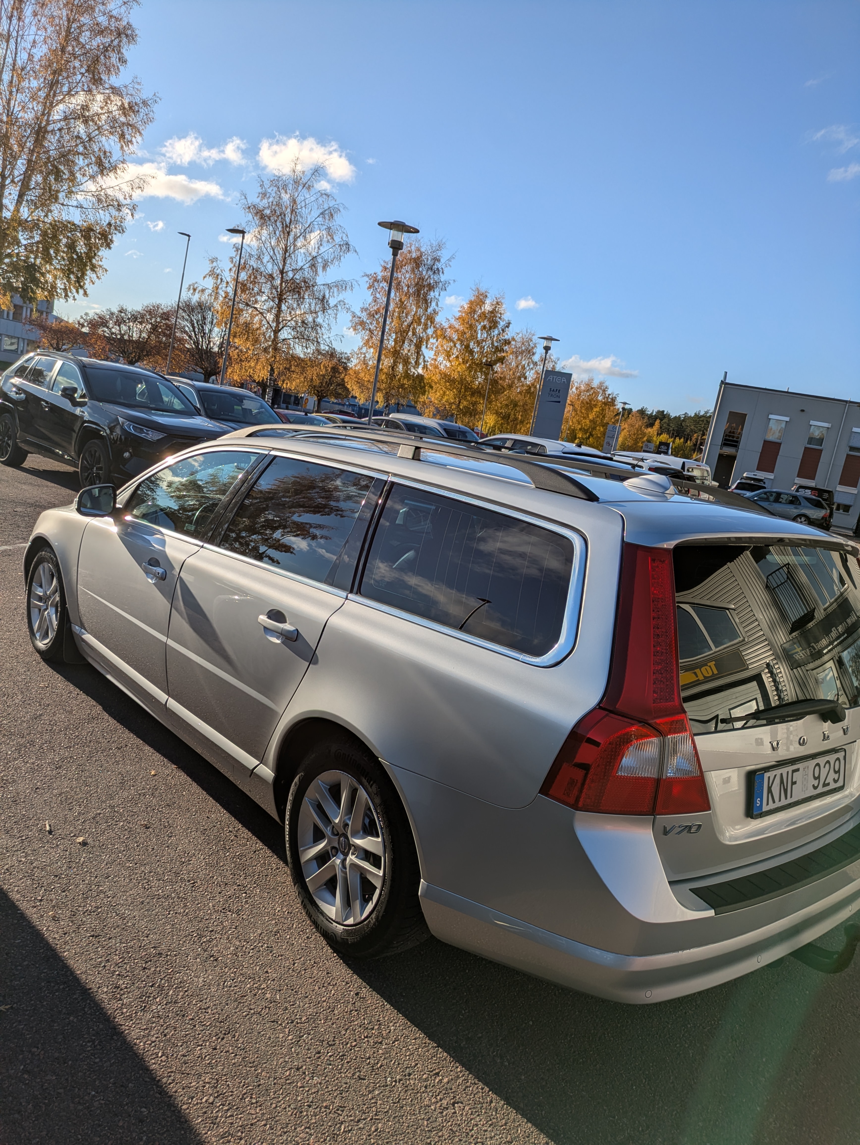 Volvo V70 1.6D 2010, photo 2/10