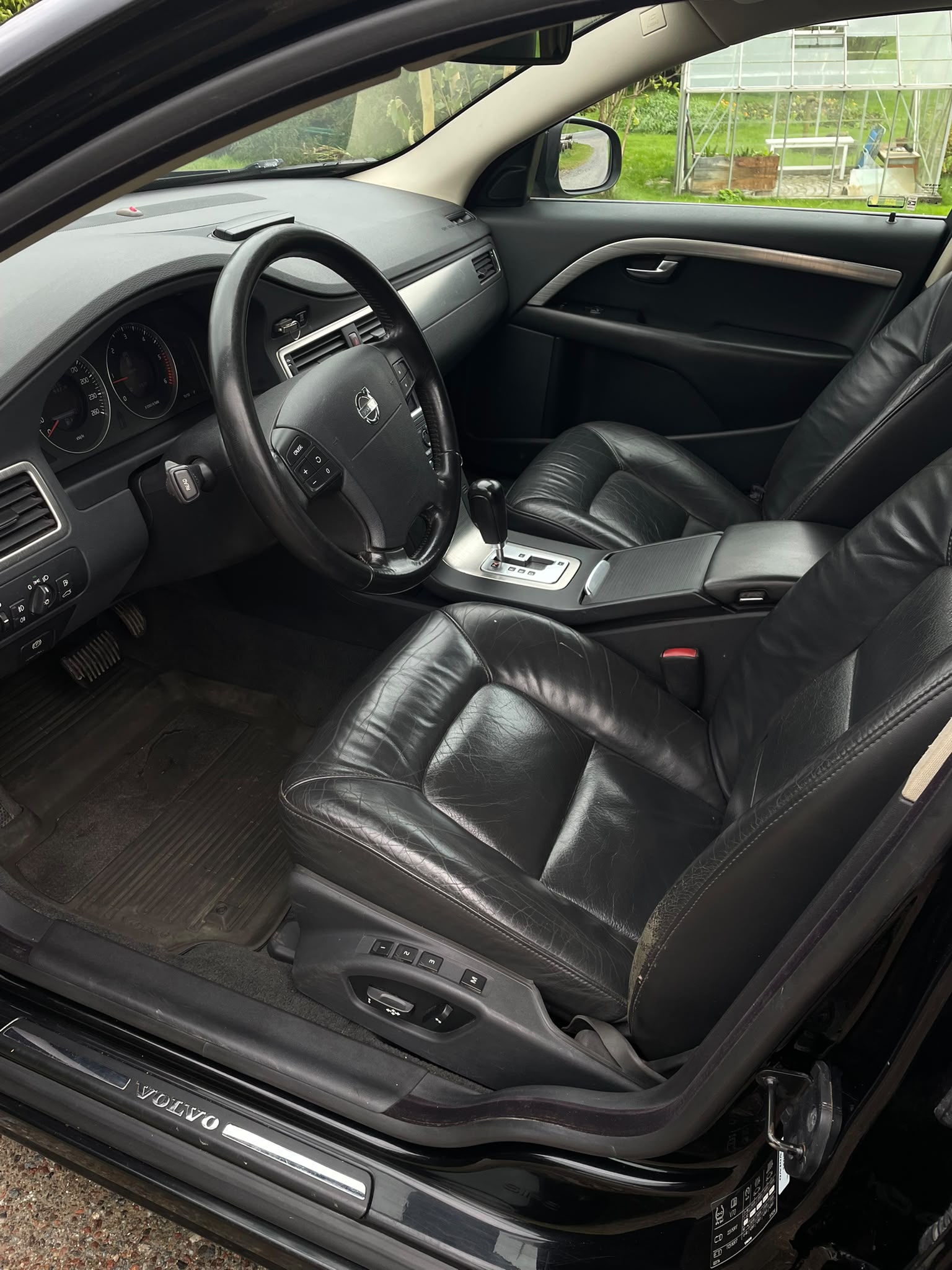 Volvo V70 D5 2008, kuva 4/10