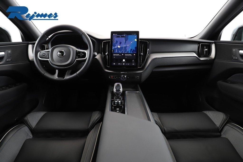 Volvo XC60 Plus Nordic 2026, photo 2/10