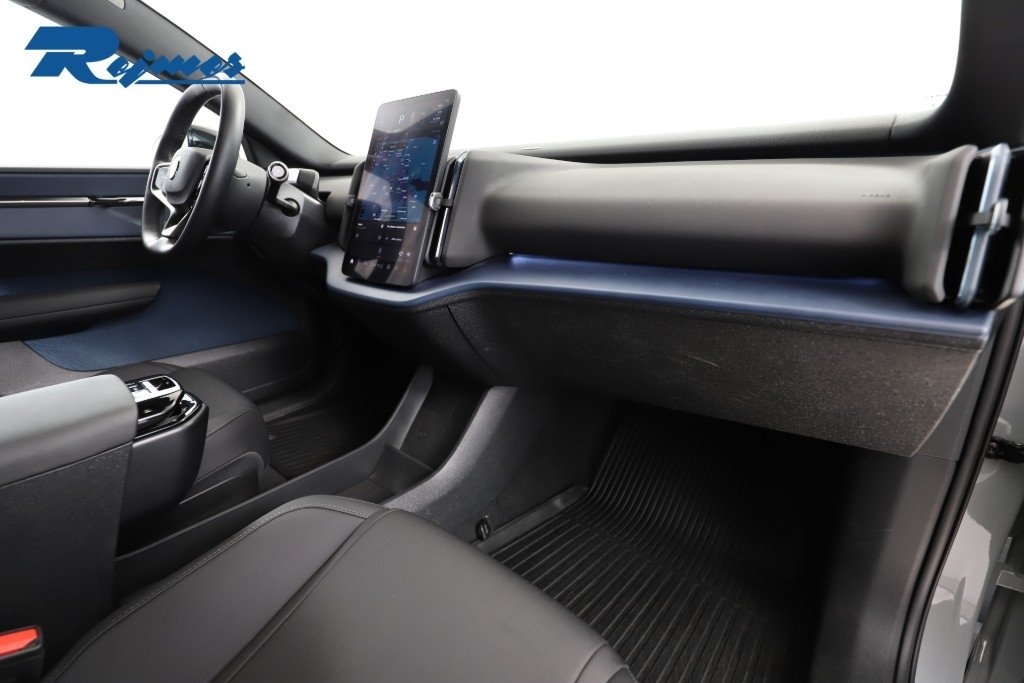 Volvo EX30 Extended Range Plus 2025, bild 5/10