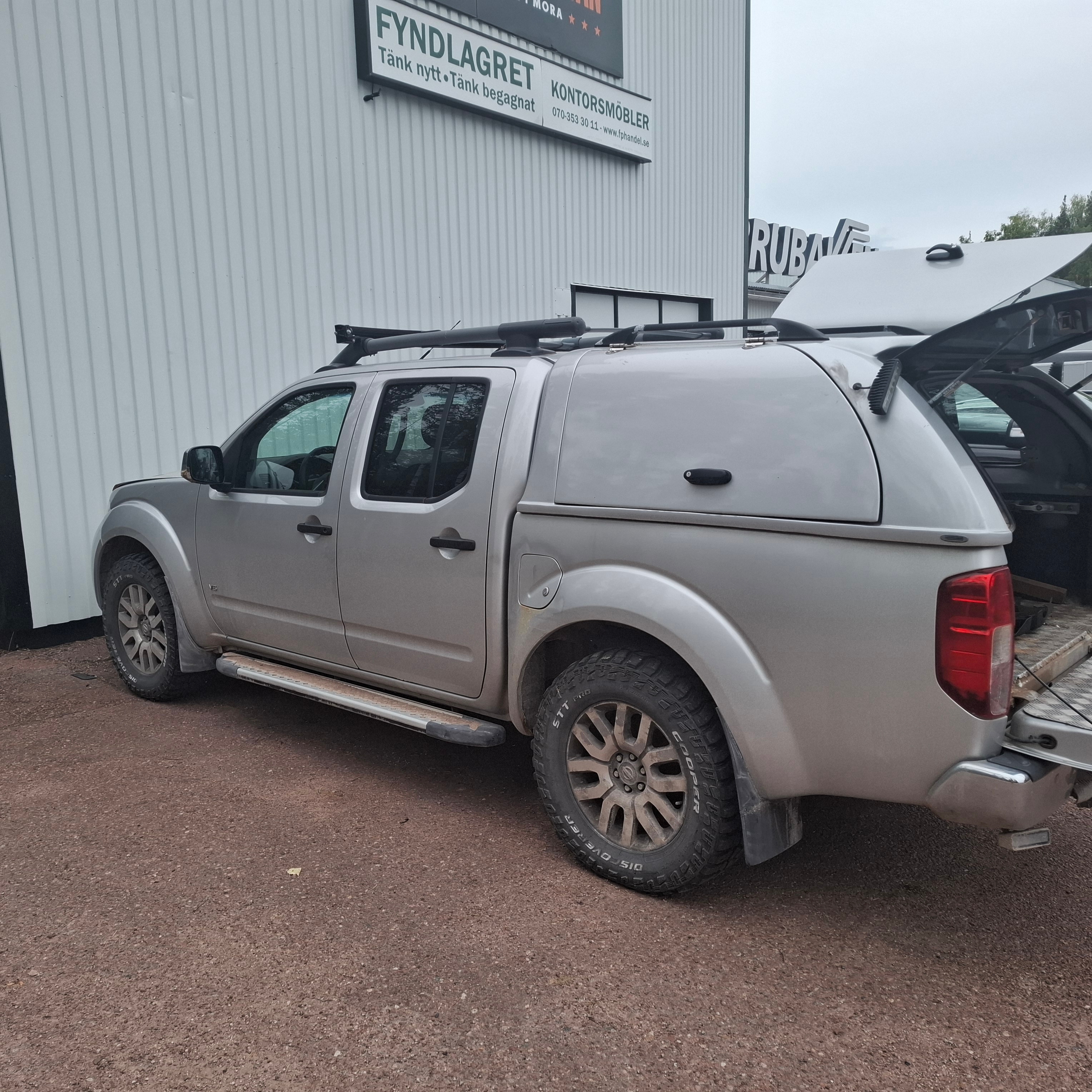 Nissan Navara 3.0 dCi 2012, bild 3/4