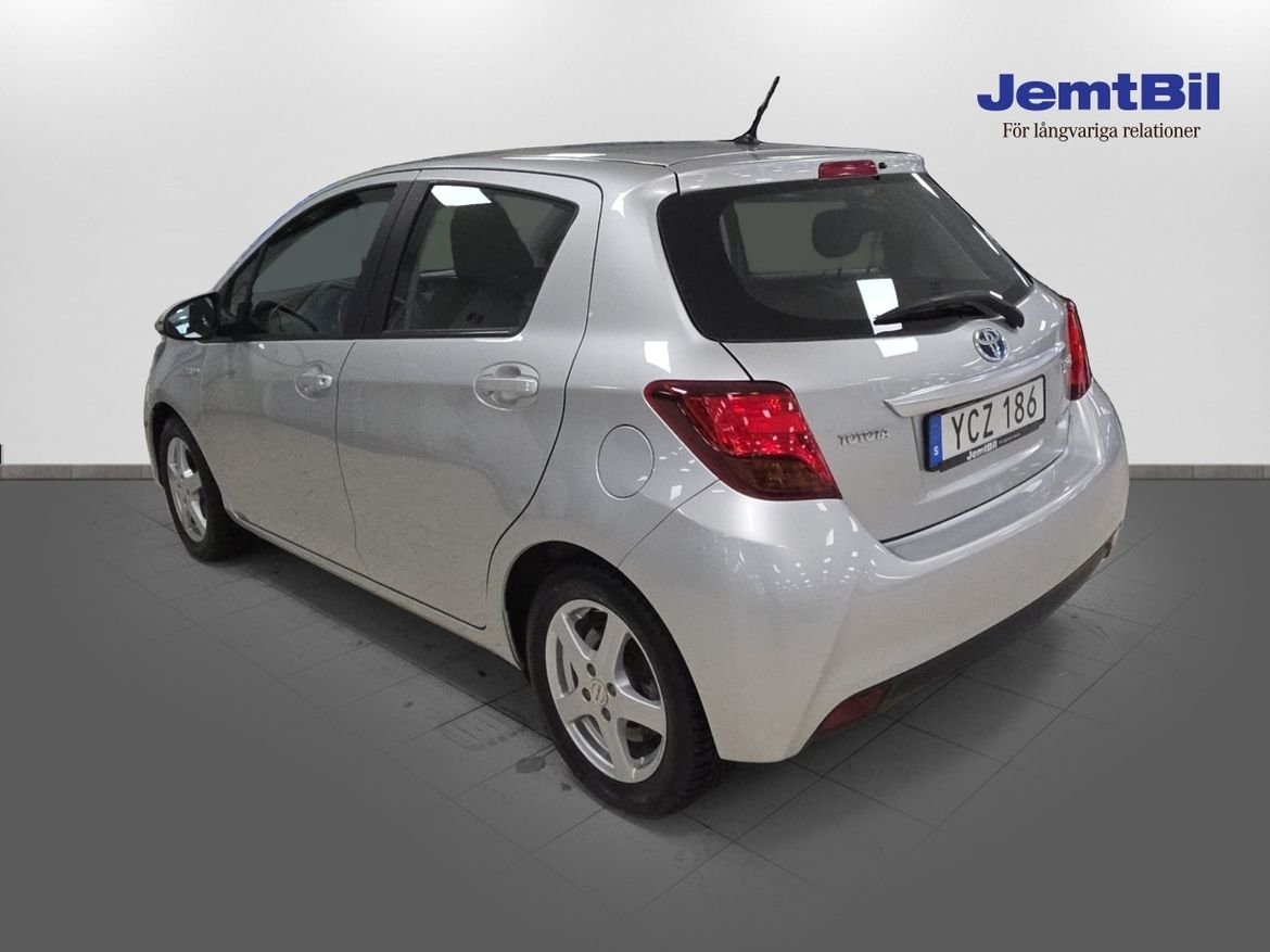 Toyota Yaris 1.5 Hybrid 2016, bild 6/10