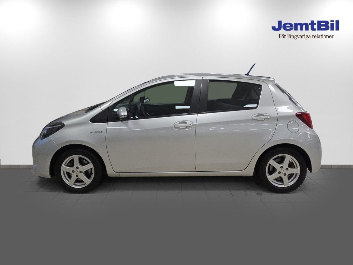 Toyota Yaris 1.5 Hybrid 2016, bild 4/10