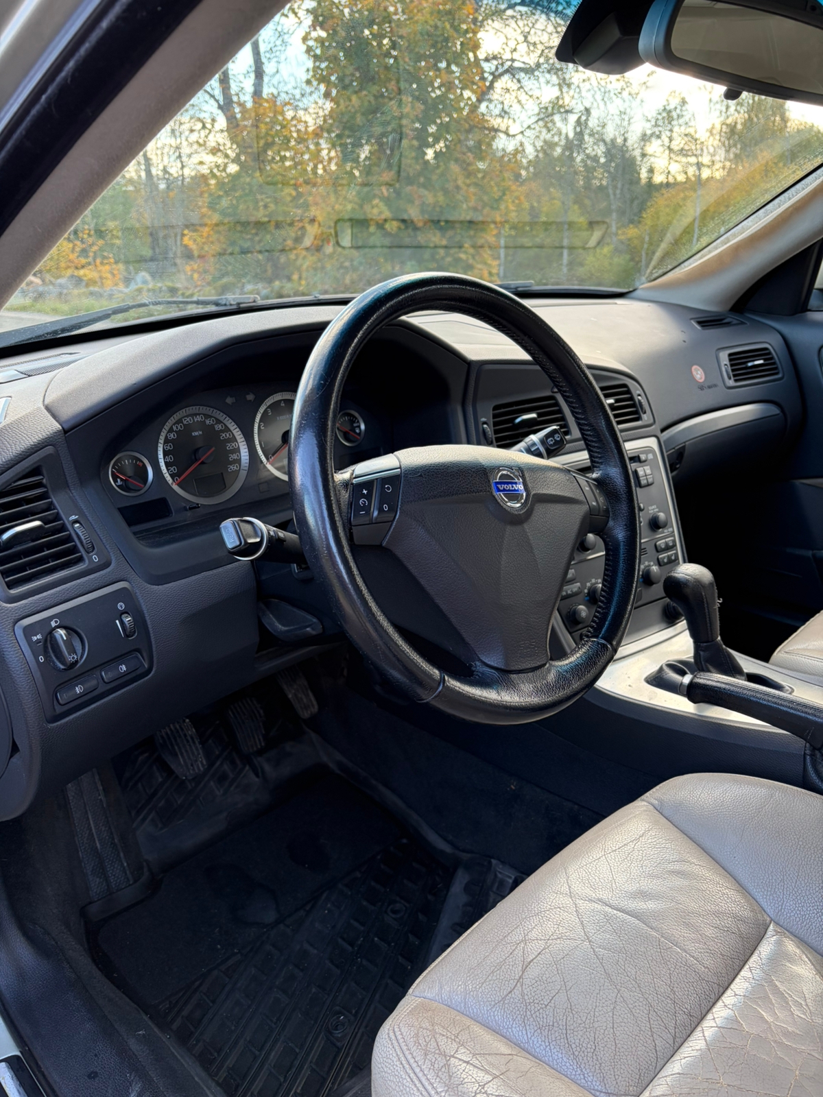 Volvo V70 2.4 2007, kuva 6/9
