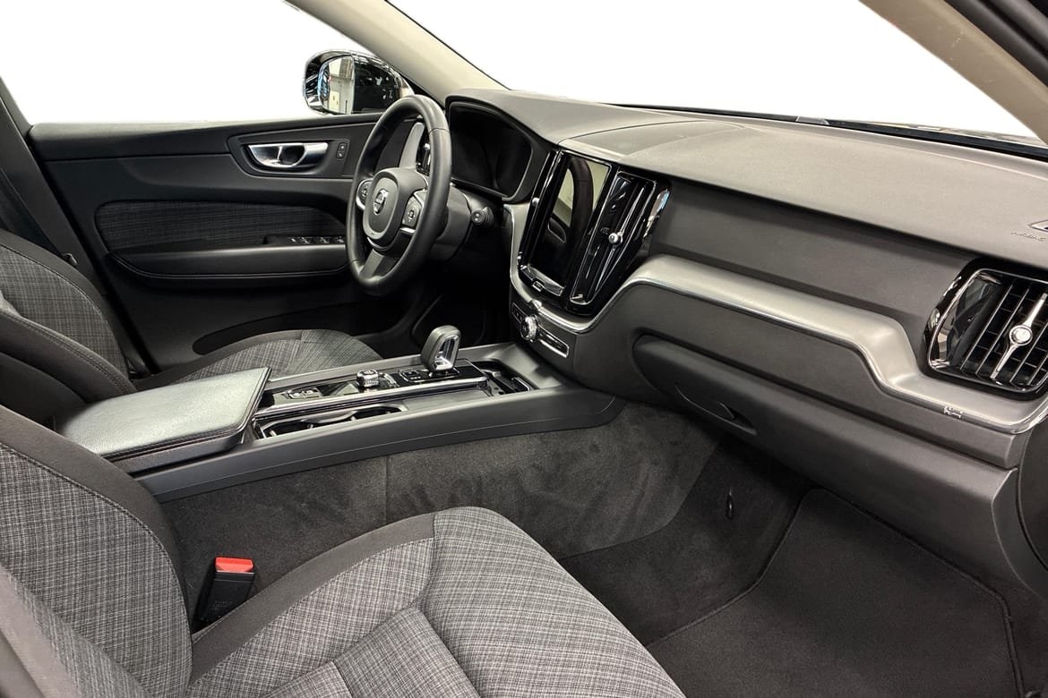 Volvo XC60 B4 Diesel Core 2023, bild 6/10