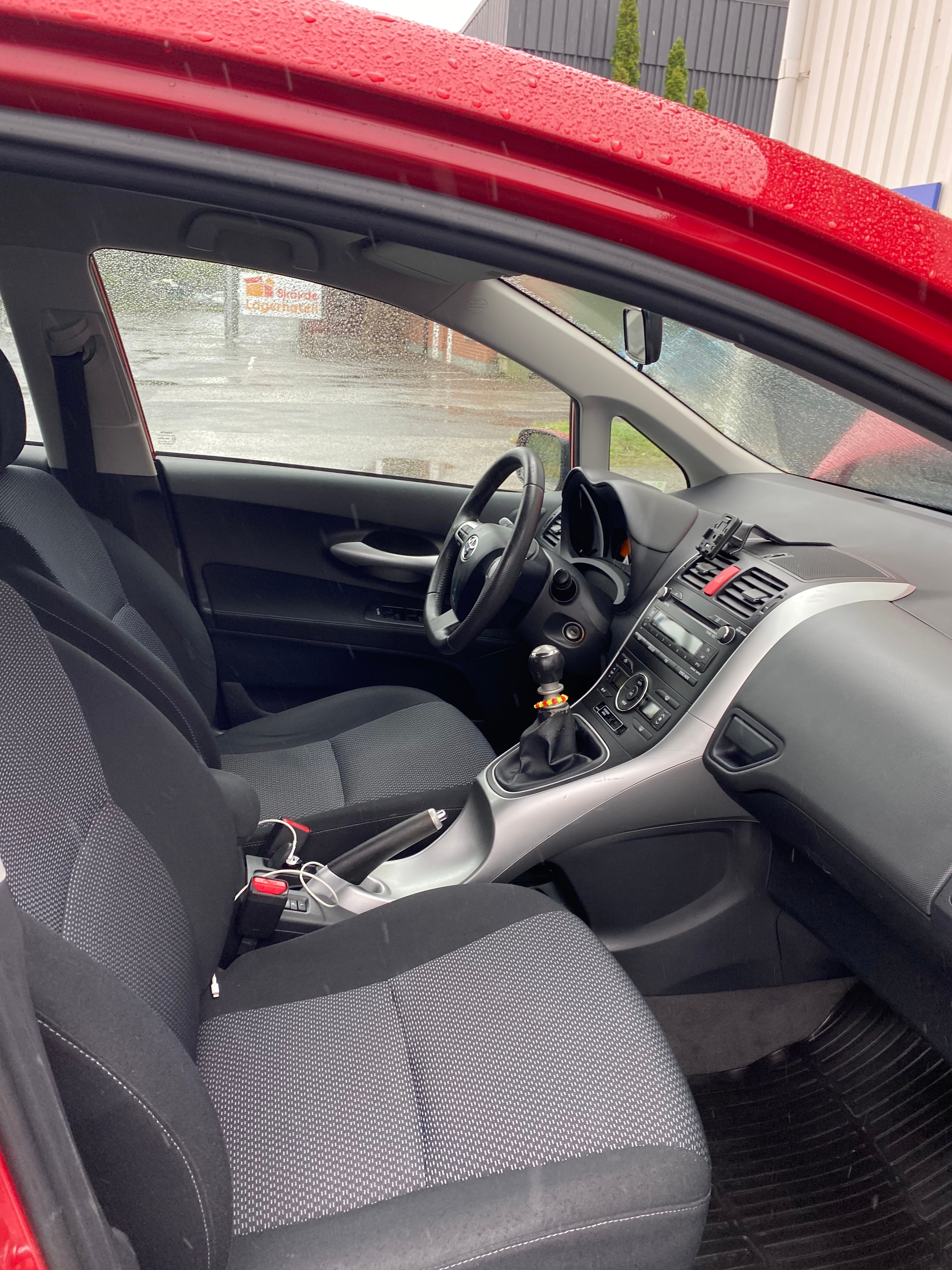 Toyota Auris 1.4 D-4D 2010, bild 2/5