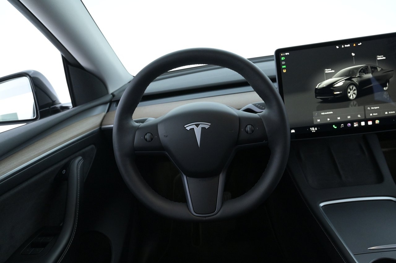 Tesla Model Y 2023, bild 7/10