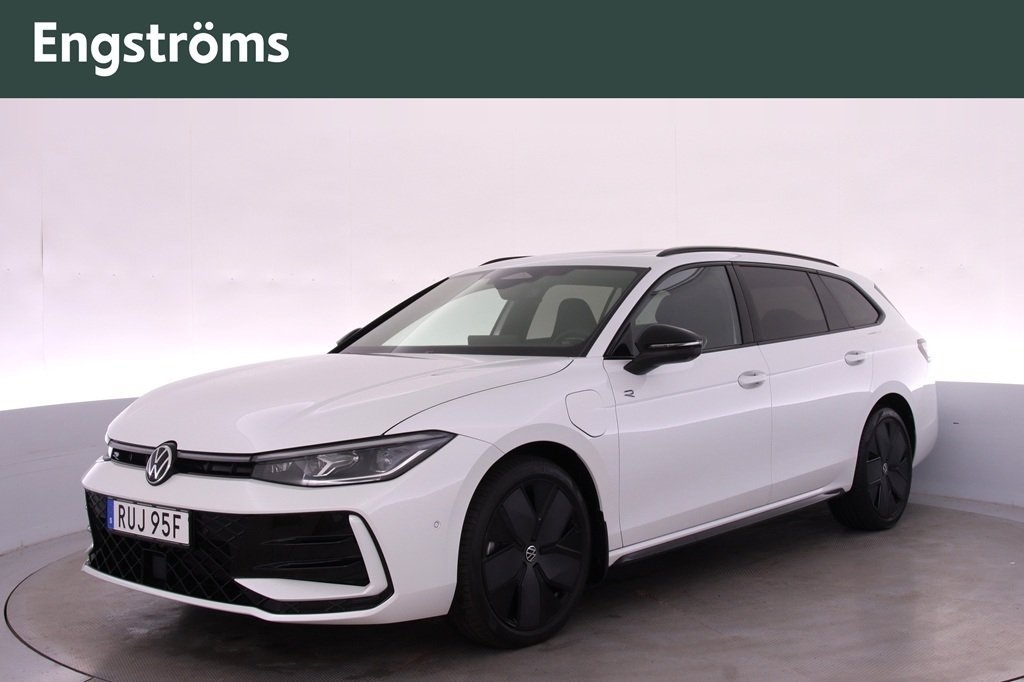 Volkswagen Passat R-Line 2026, photo 6/10