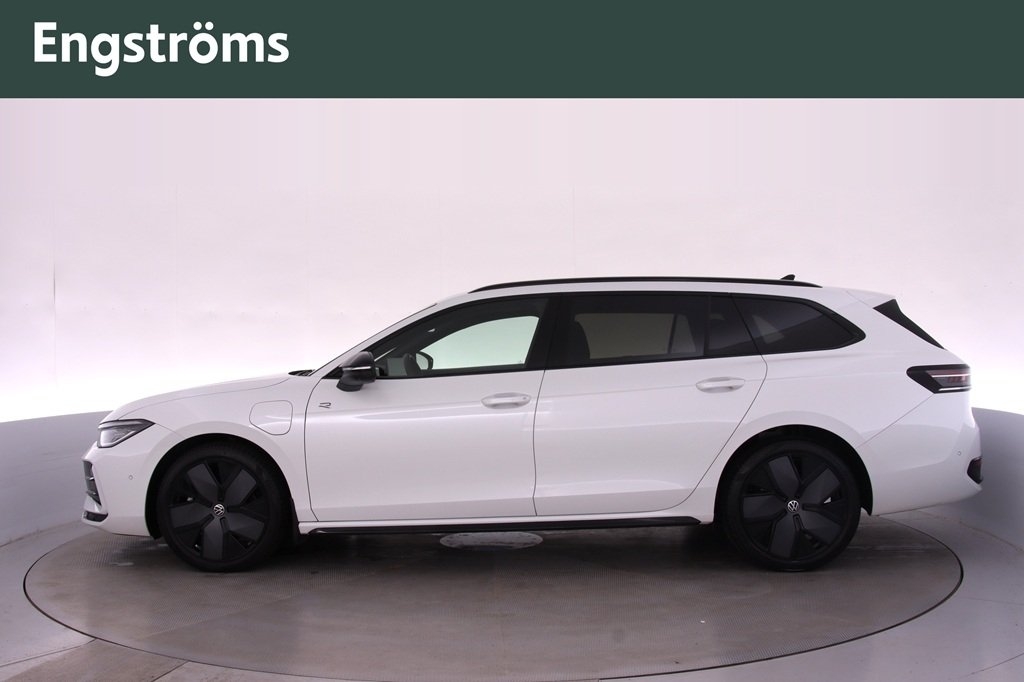 Volkswagen Passat R-Line 2026, photo 5/10