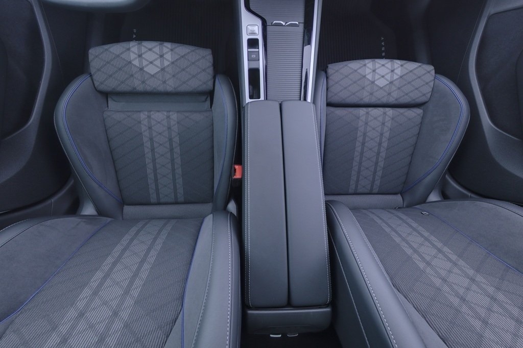 Volkswagen Passat R-Line 2026, kuva 9/10