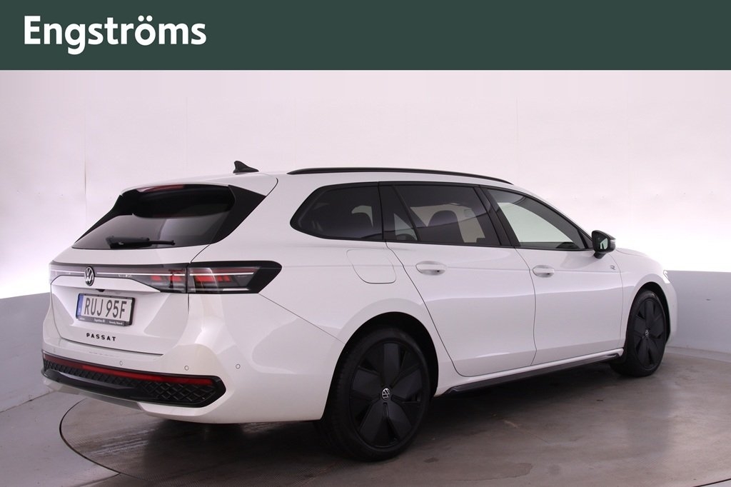 Volkswagen Passat R-Line 2026, photo 3/10