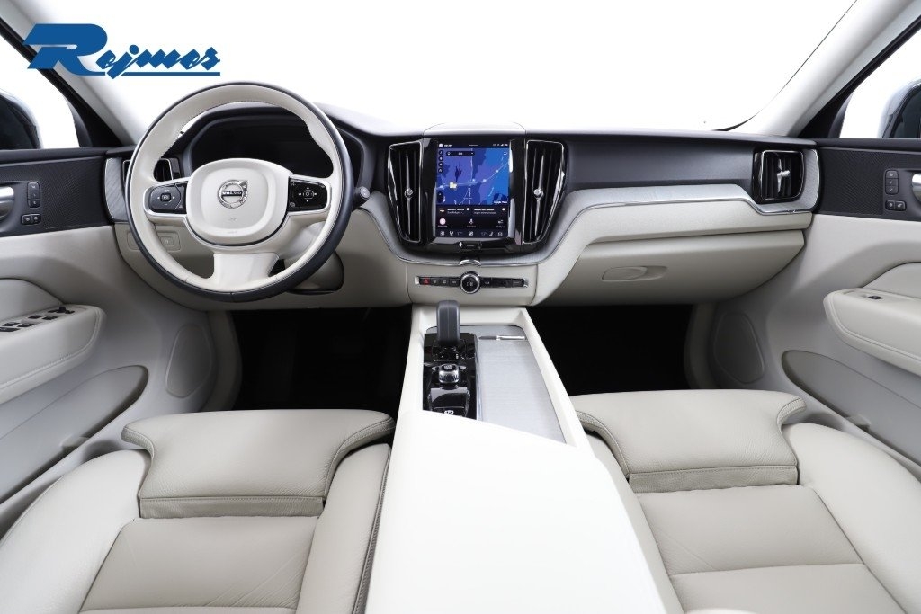 Volvo XC60 Plus Dark 2025, bild 2/10