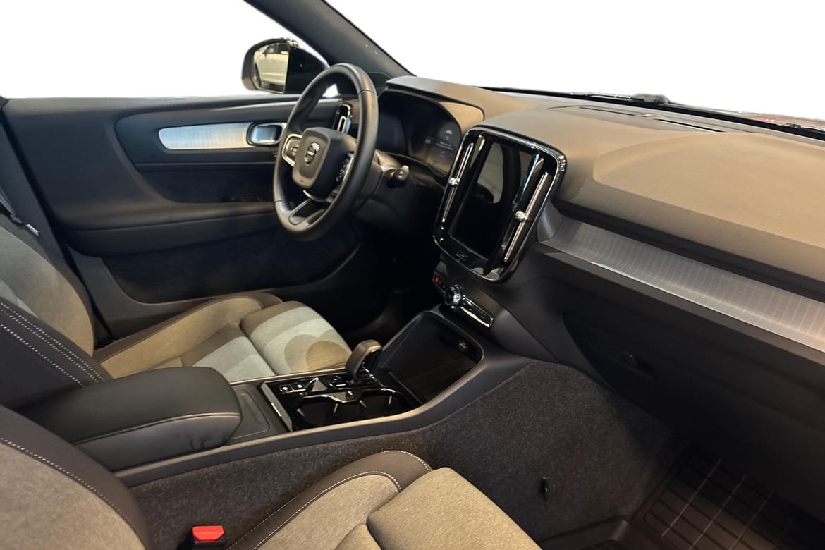 Volvo XC40 B3 Plus Dark 2025, bild 7/10