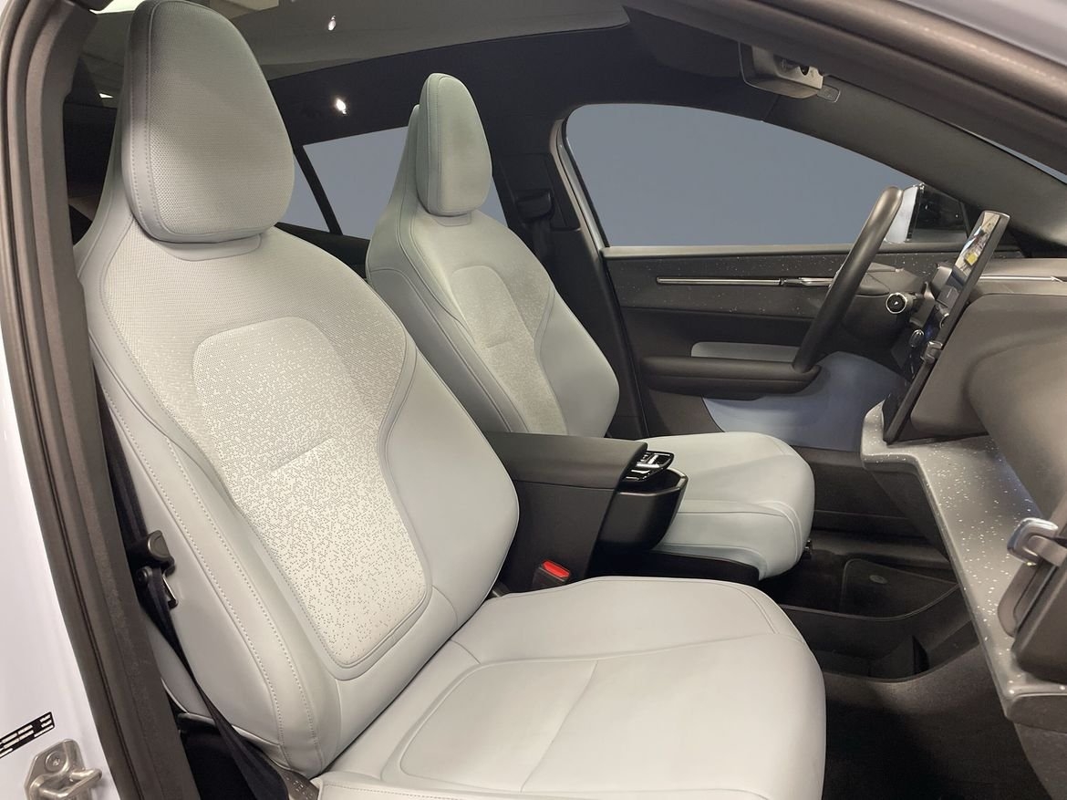 Volvo EX30 Performance Ultra 2024, bild 7/10