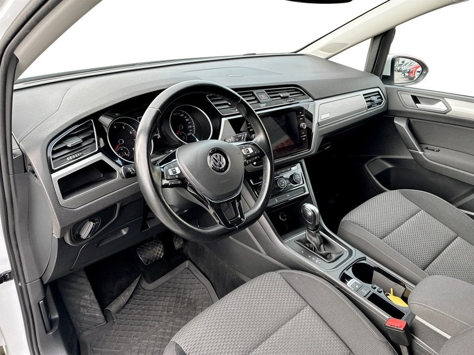 Volkswagen Touran 1.5 TSI 2020, bild 5/10