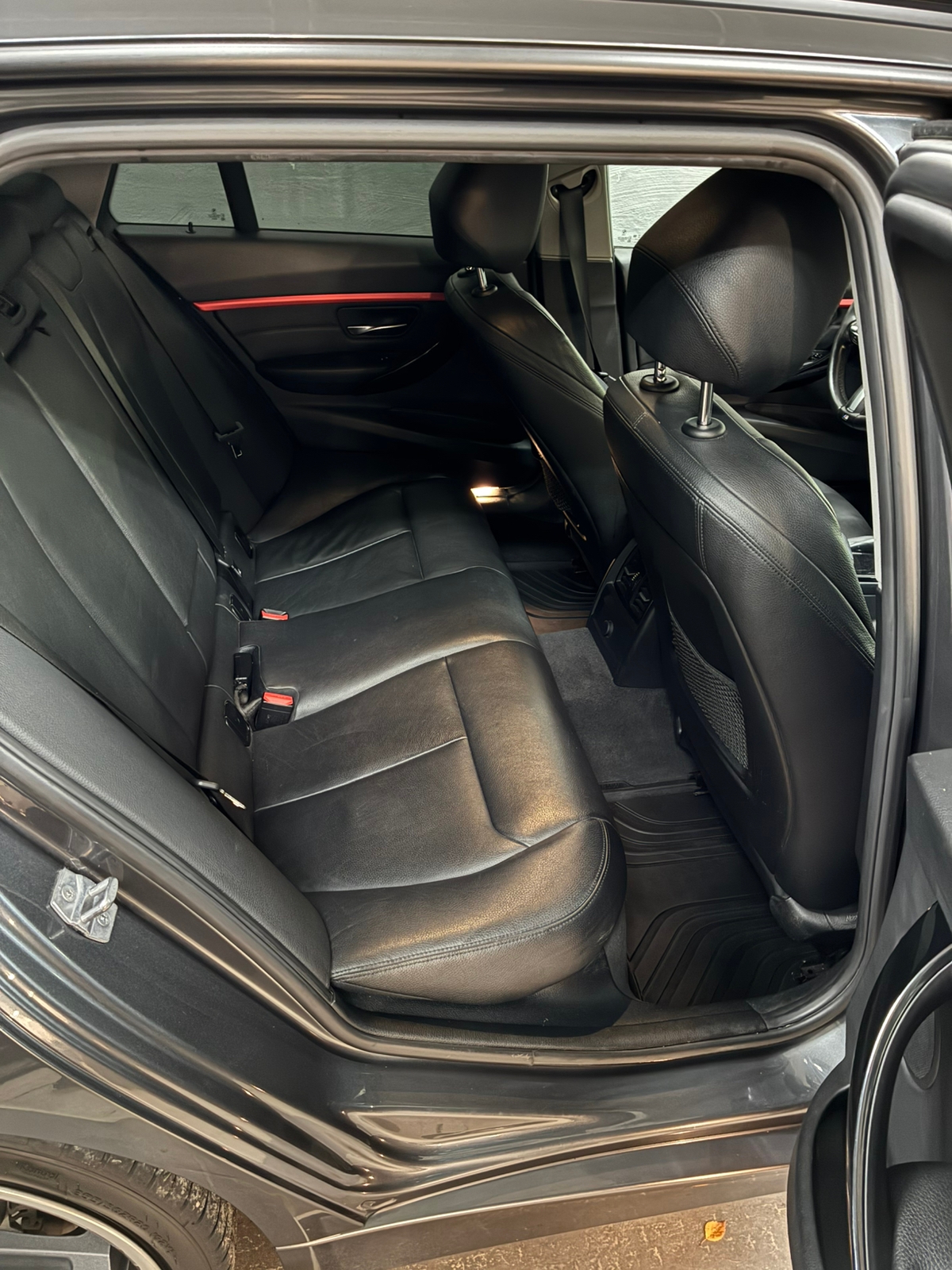 BMW 320d 2017, bild 6/8
