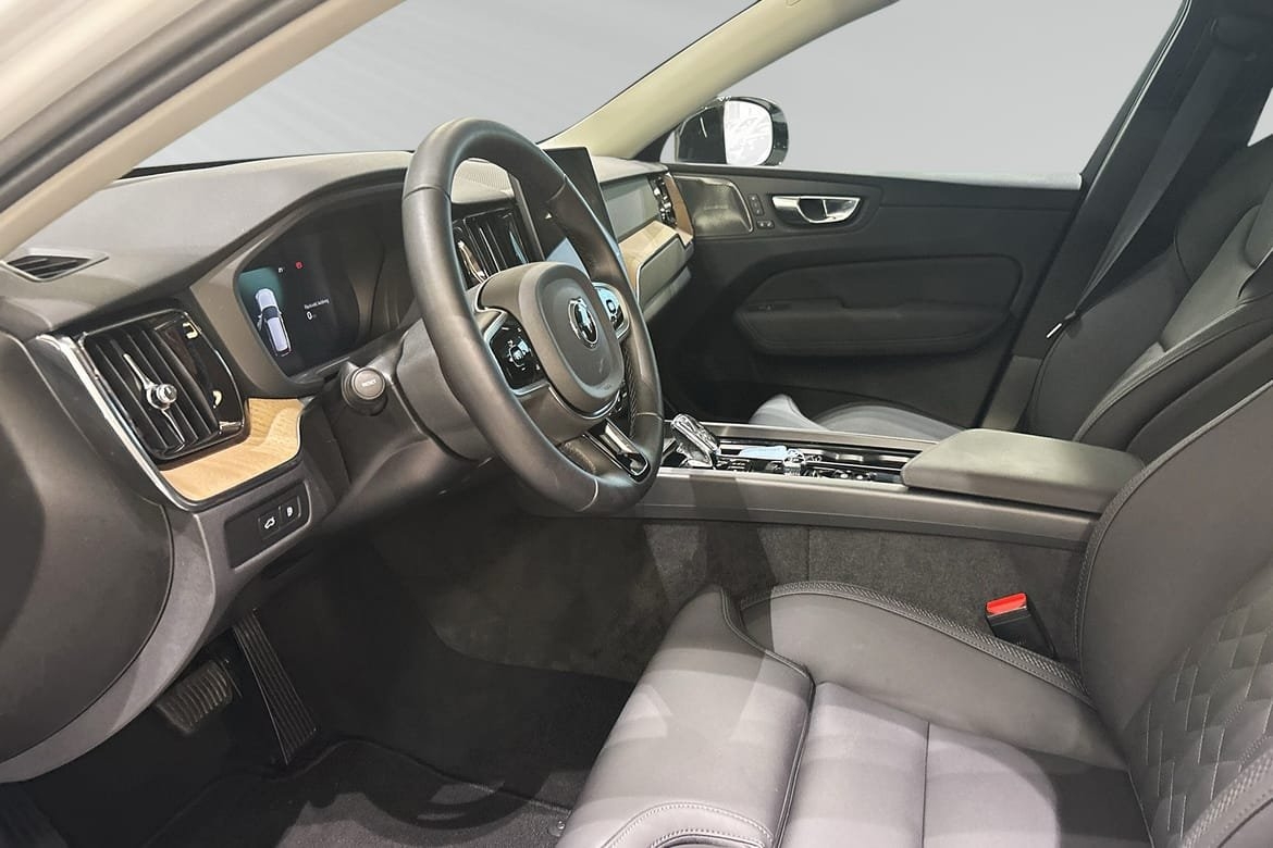 Volvo XC60 T6 Plus Dark Nordic 2026, bild 7/10