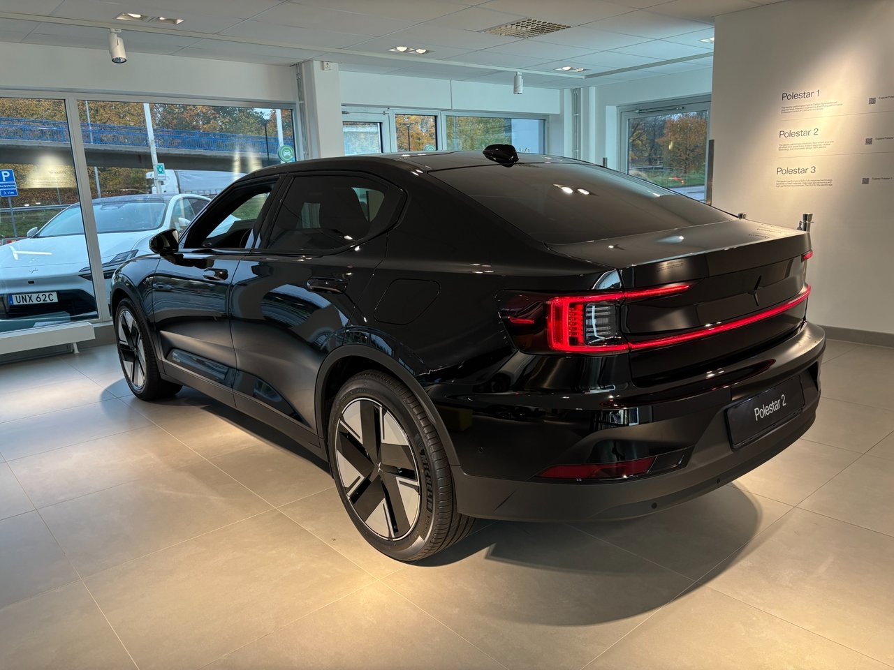 Polestar 2 Long Range 82 kWh Business 2027, bild 2/3