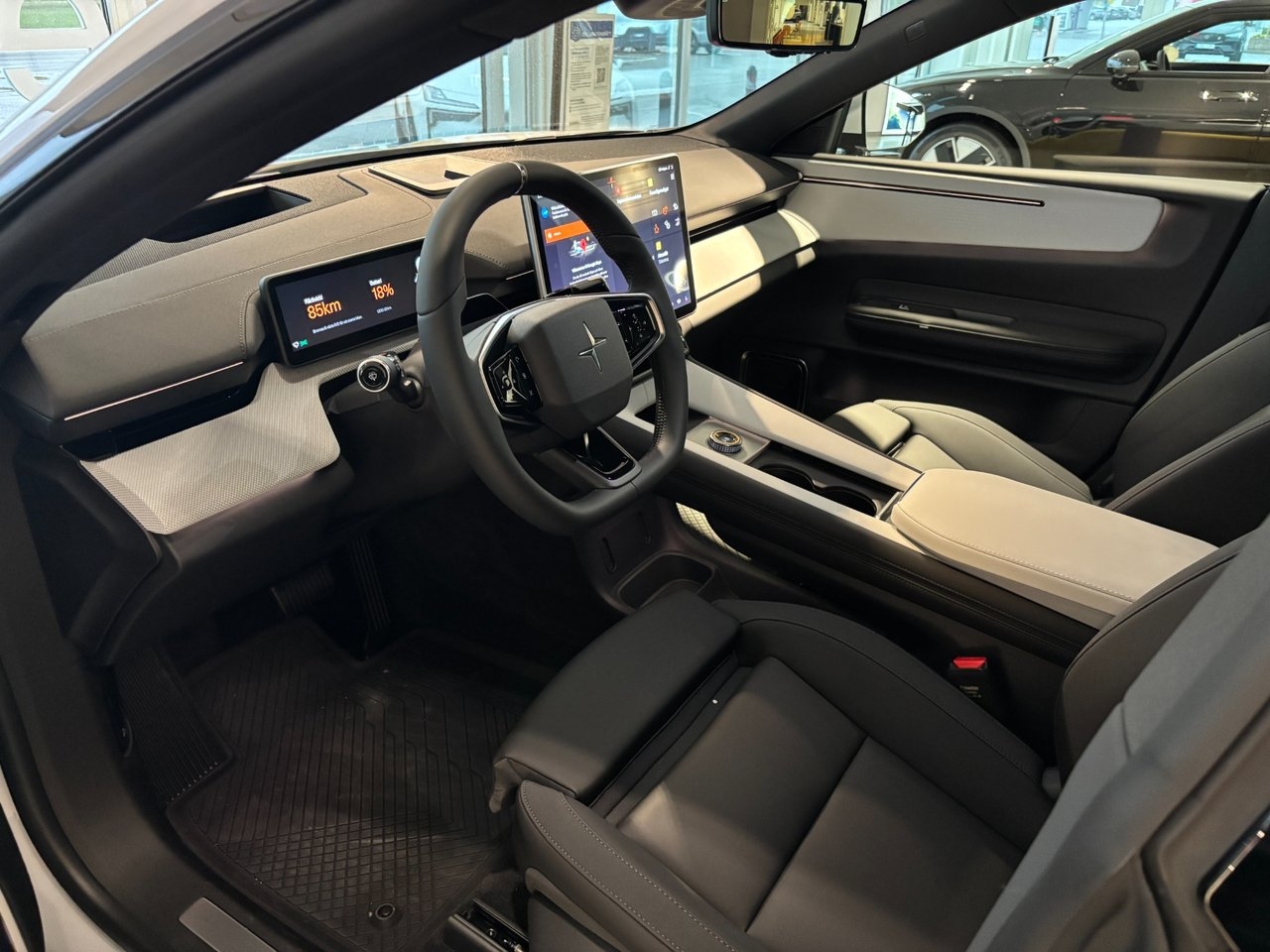 Polestar 4 Long Range Business 2027, photo 3/3