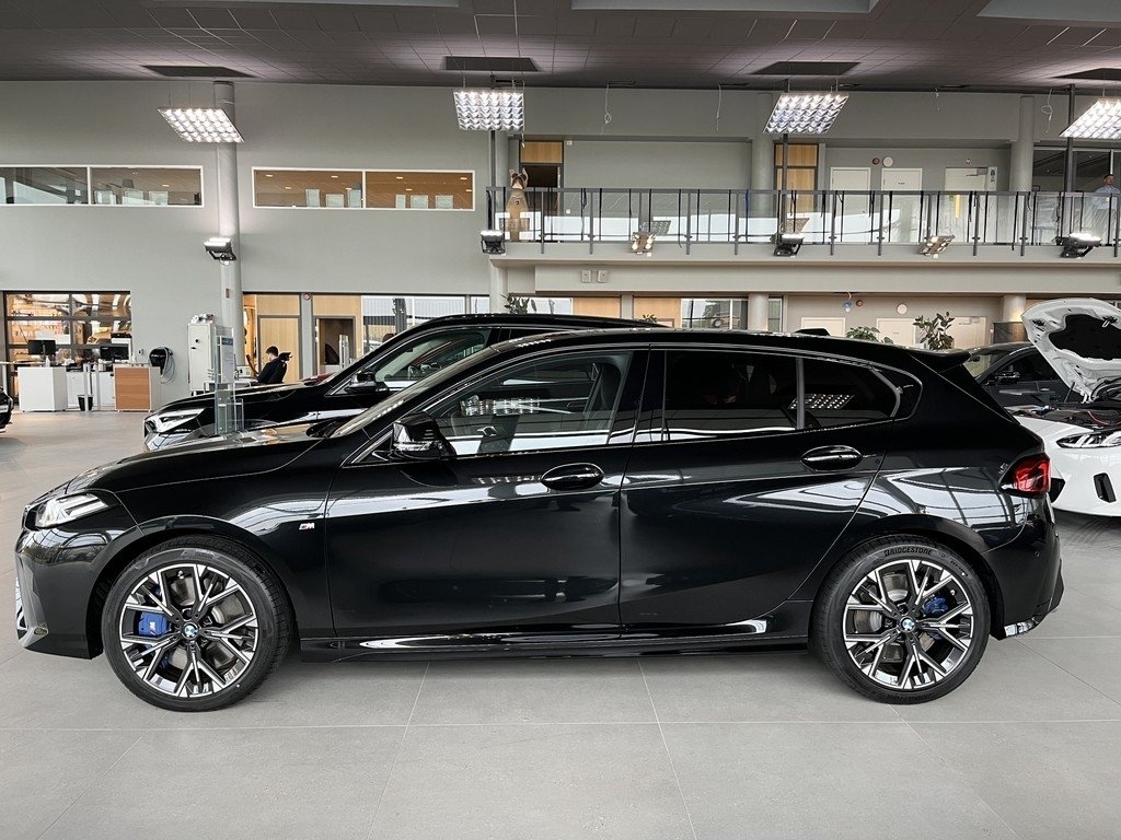 BMW M135i 2027, bild 3/10