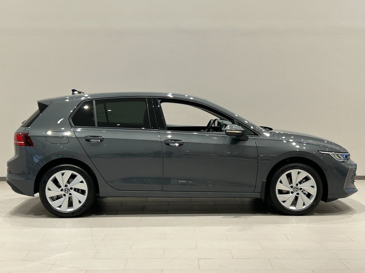 Volkswagen Golf 1.5 eTSI Life 2026, bild 3/10