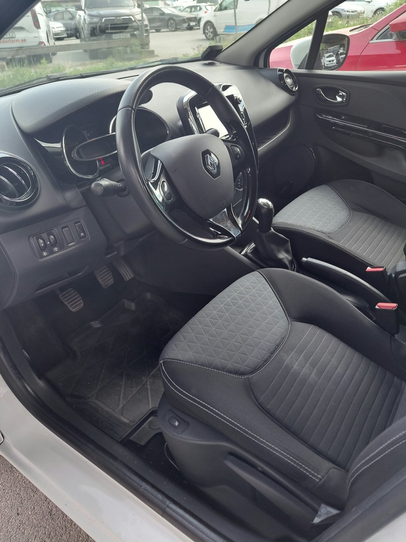 Renault Clio TCe 90 2014, bild 6/10