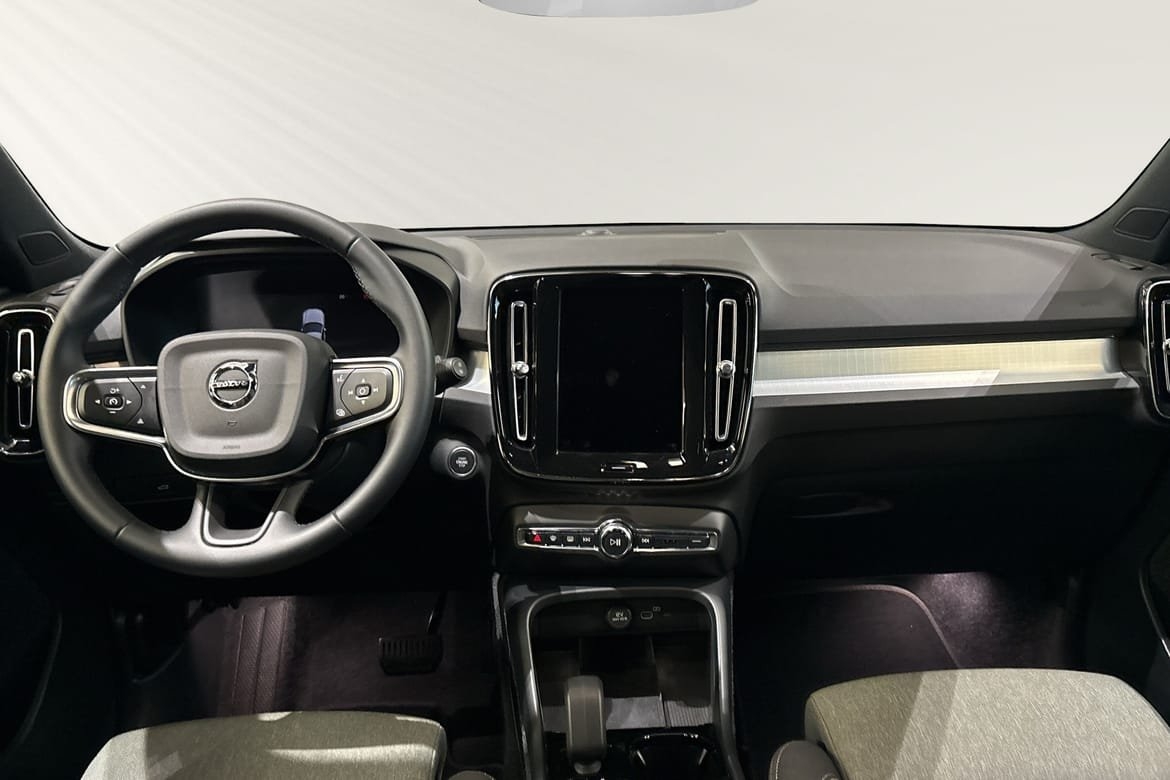 Volvo XC40 B4 Plus Dark 2026, kuva 9/10