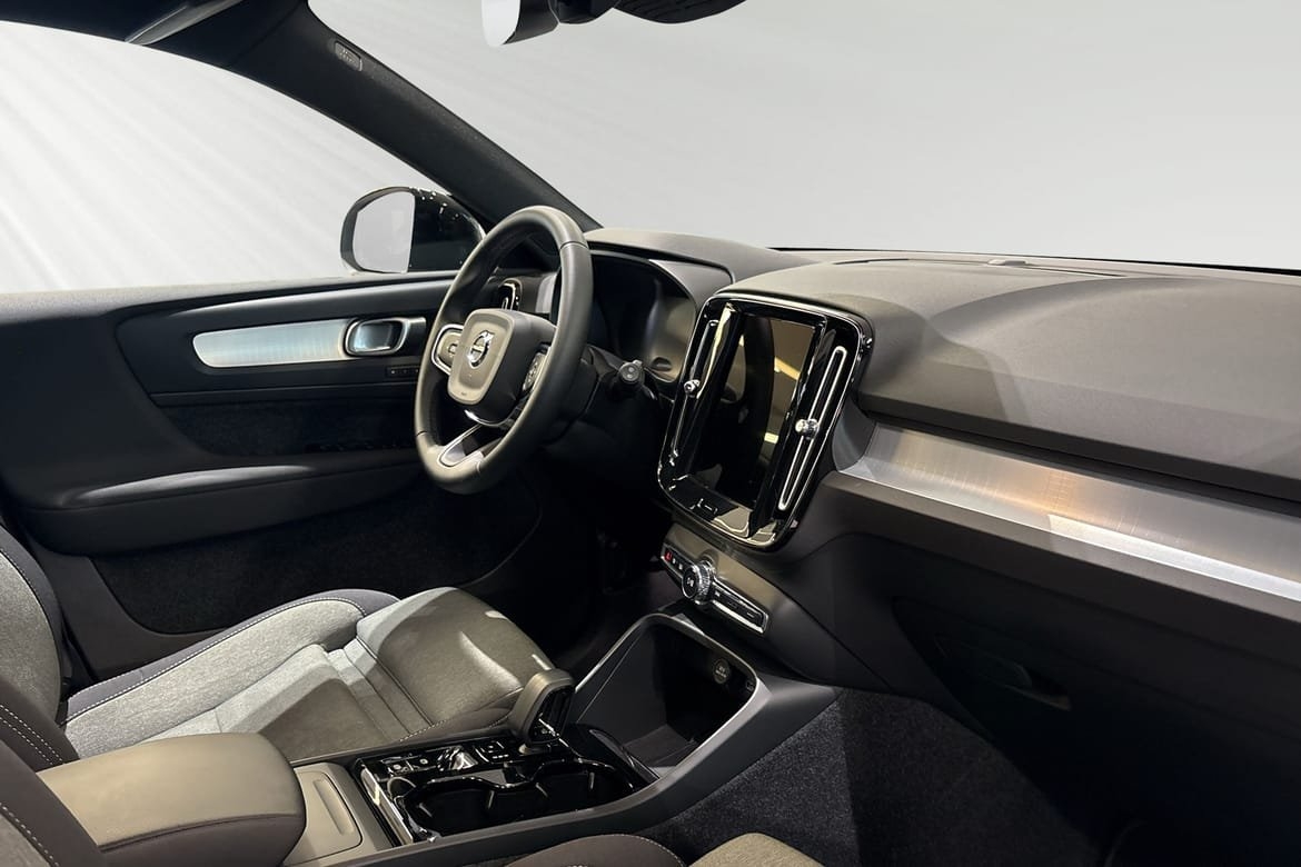 Volvo XC40 B4 Plus Dark 2026, kuva 10/10