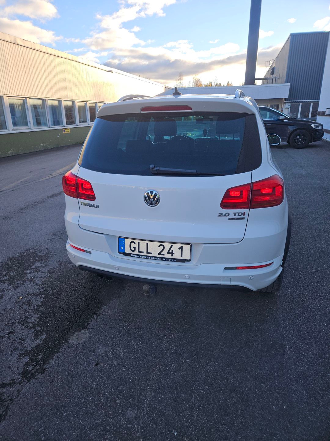 Volkswagen Tiguan 2.0 TDI R-Line 2013, bild 2/6