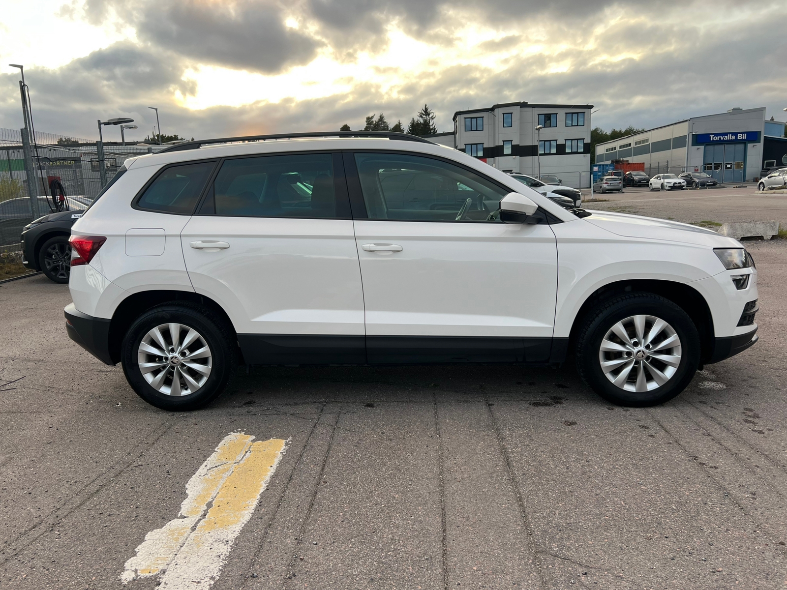 Skoda Karoq 1.0 TSI 2019, bild 2/7