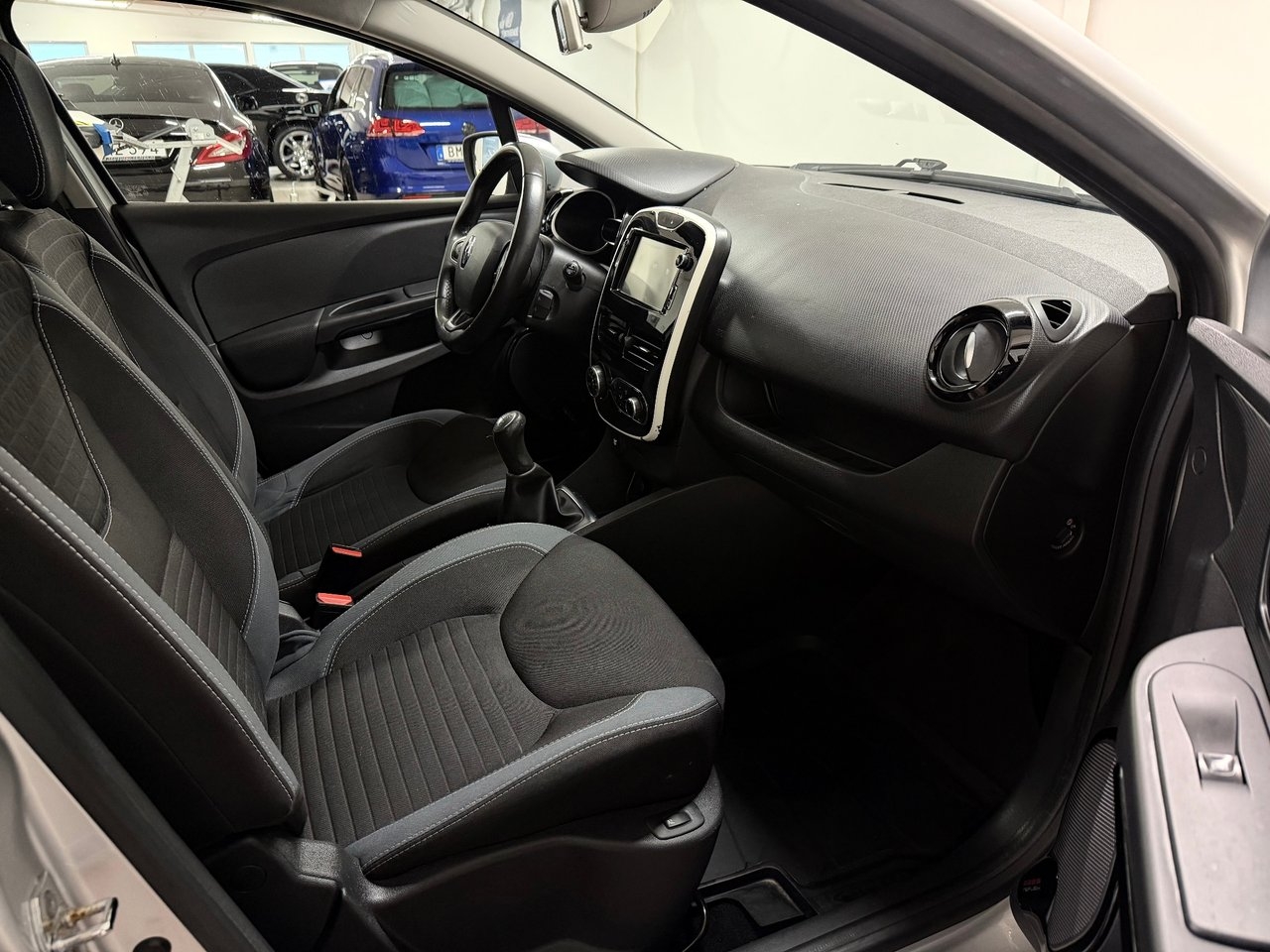 Renault Clio TCe 90 Dynamique 2016, bild 7/10