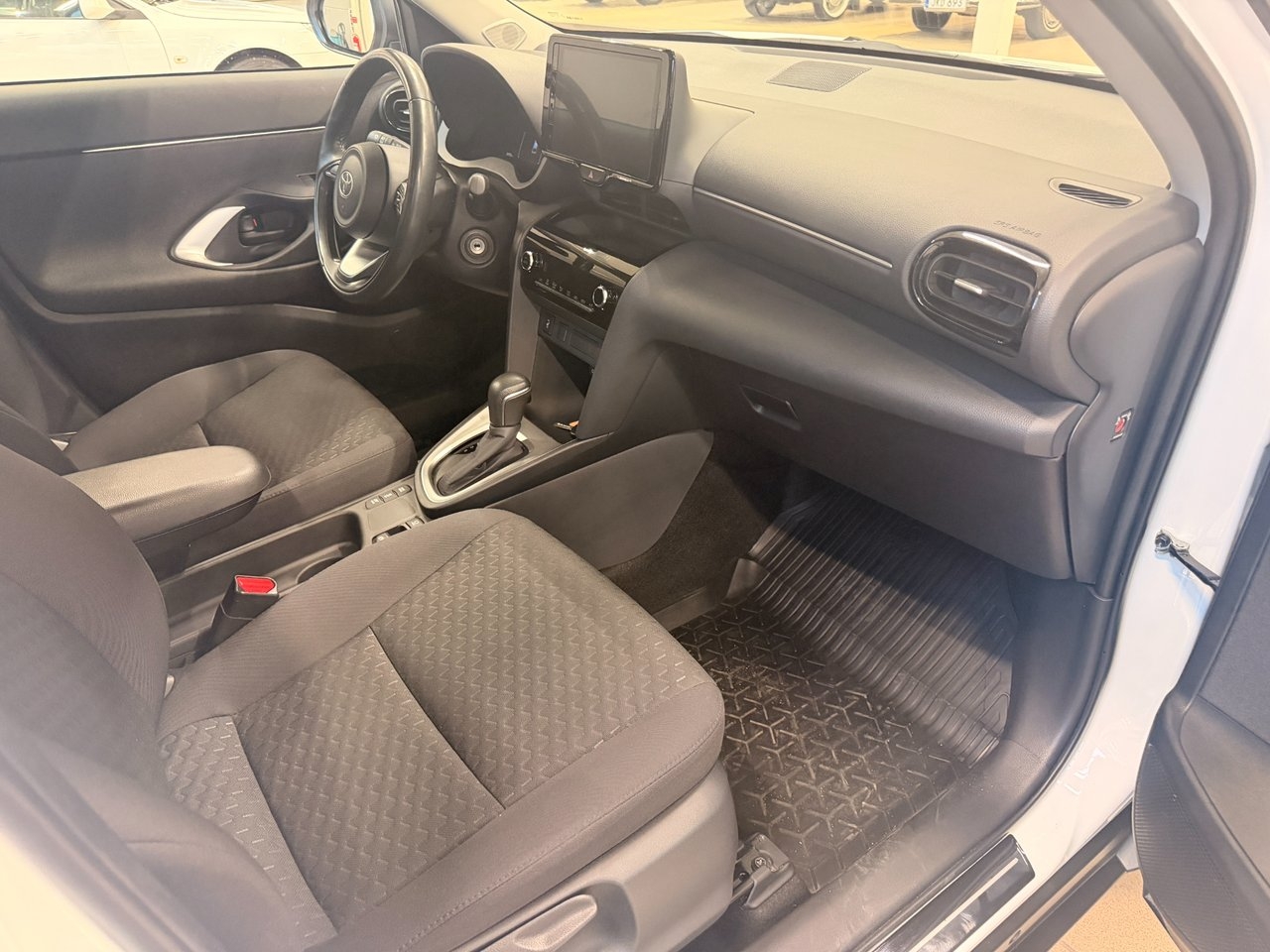 Toyota Yaris Cross 1.5 Hybrid 116 2024, bild 8/8