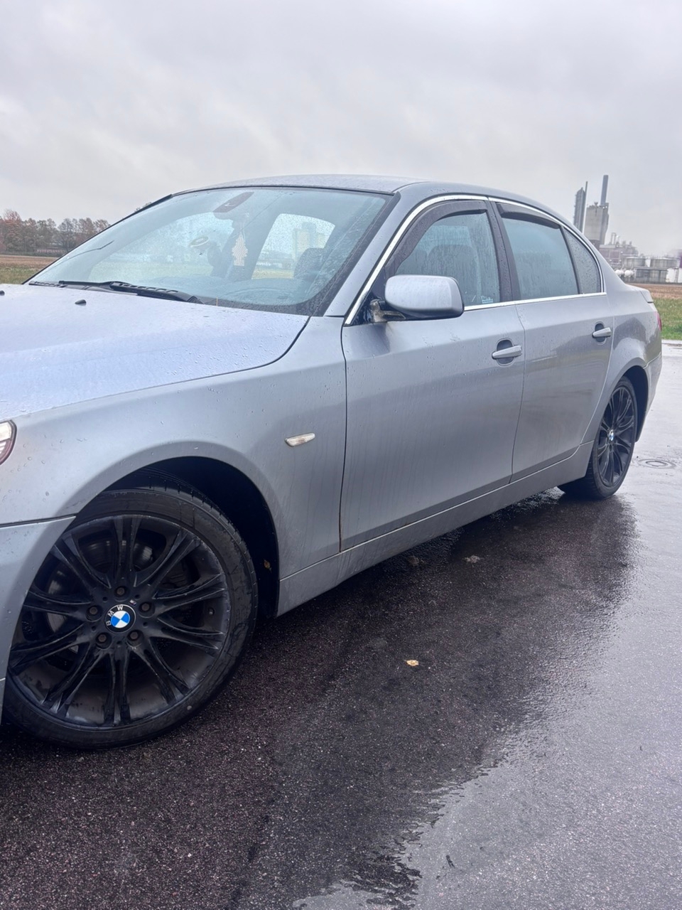 BMW 520i 2004, bild 2/9