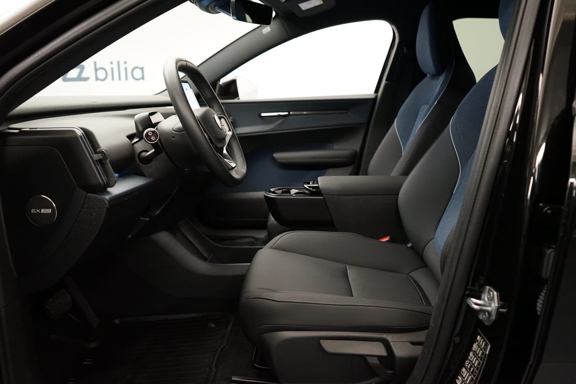 Volvo EX30 Extended Range Plus 2025, bild 5/10