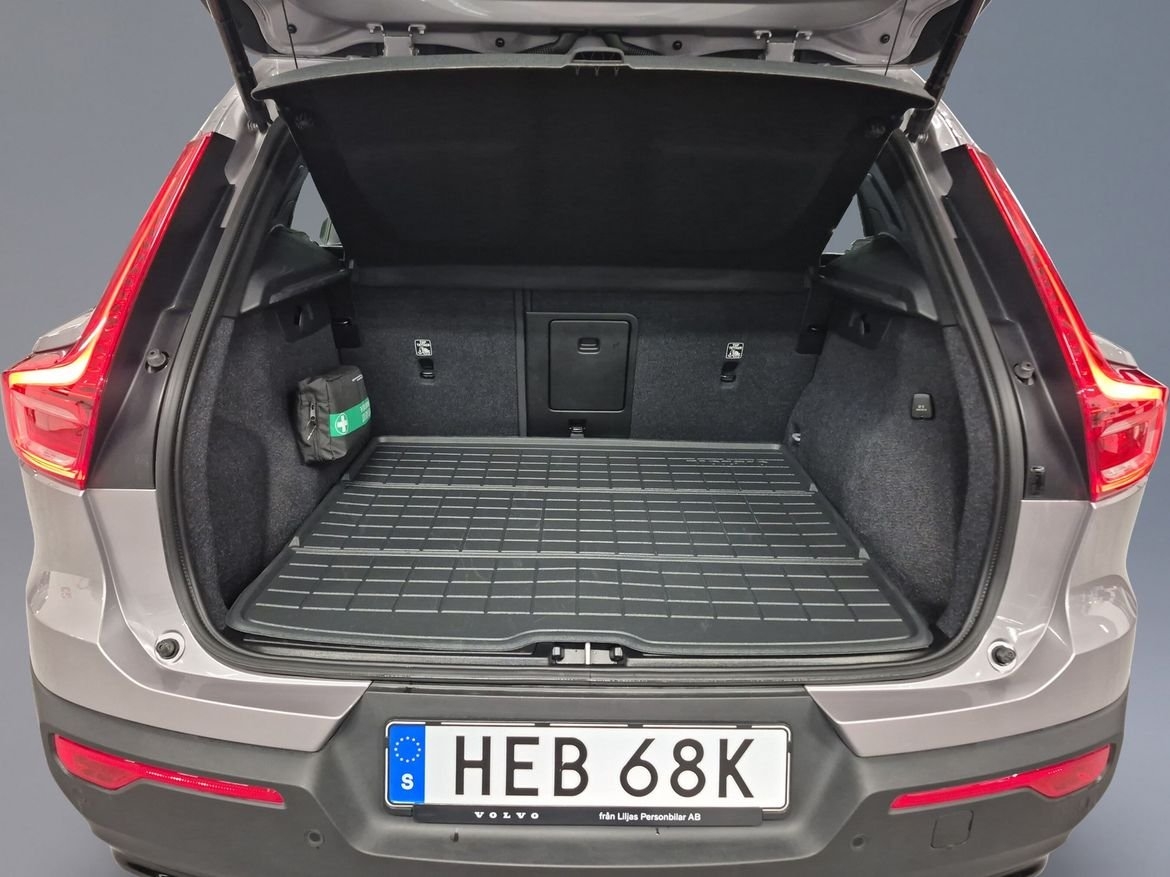 Volvo XC40 B4 Plus Dark 2026, kuva 9/10