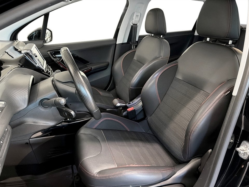 Peugeot 2008 1.2 PureTech 130 GT Line 2019, bild 5/10