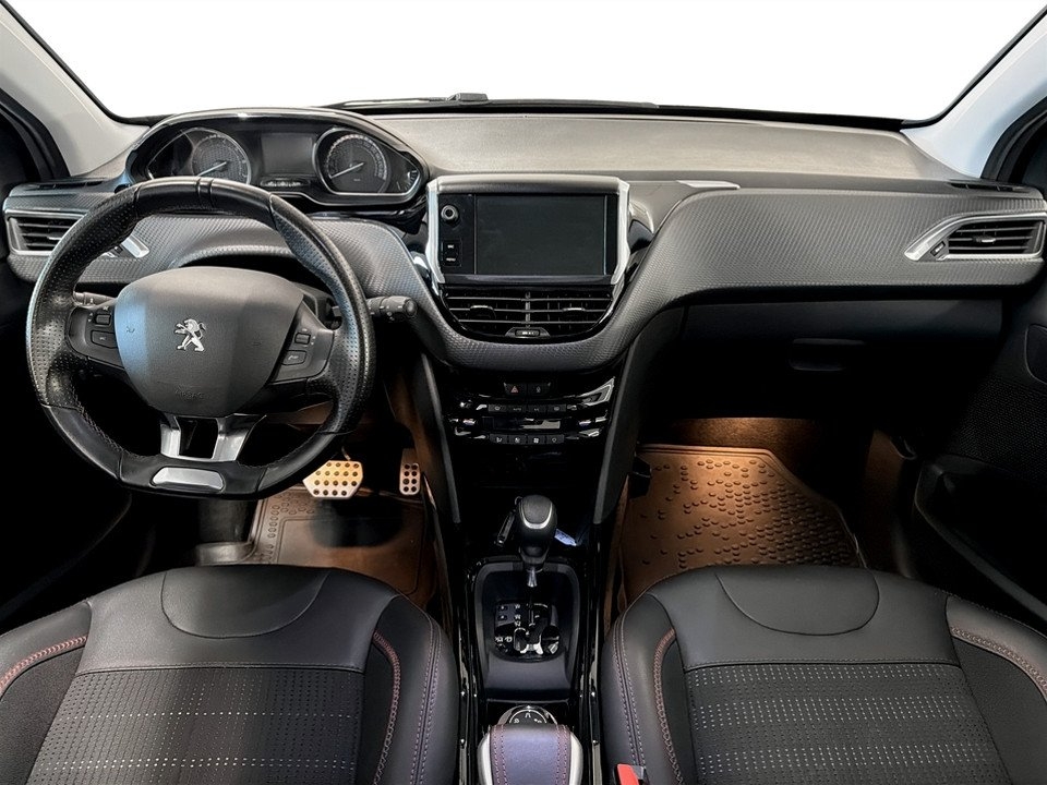 Peugeot 2008 1.2 PureTech 130 GT Line 2019, bild 7/10