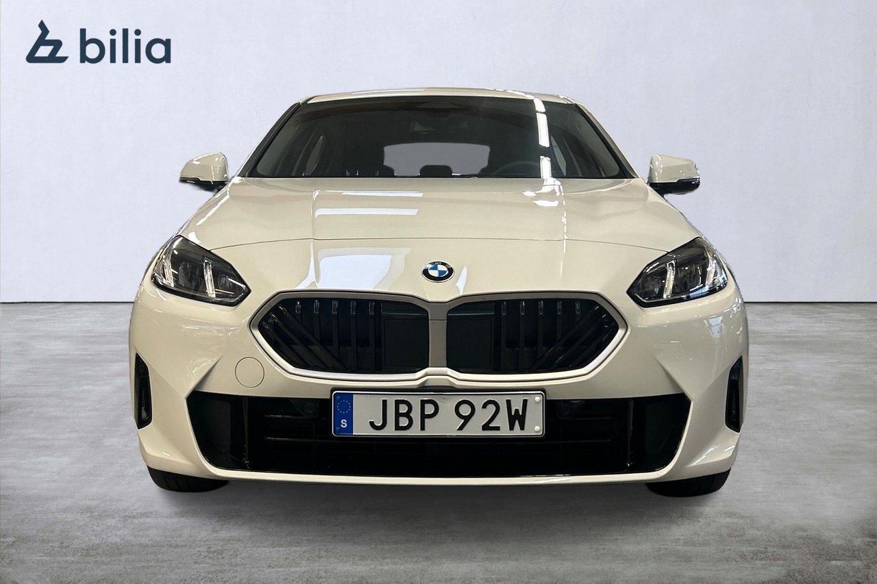 BMW 120 2026, bild 7/10
