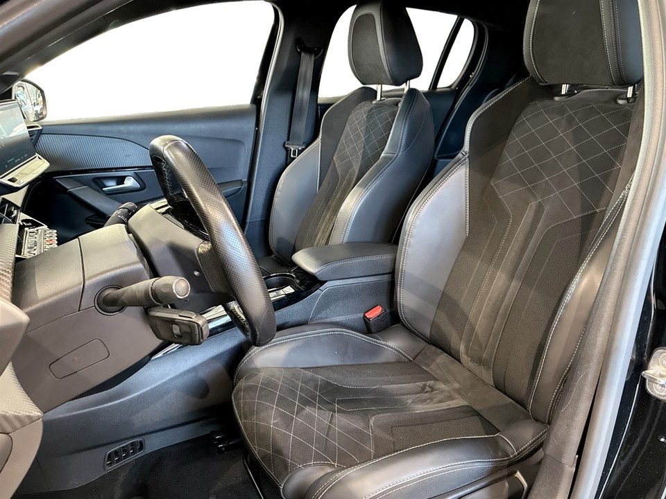 Peugeot e-208 136 GT 2022, bild 5/10