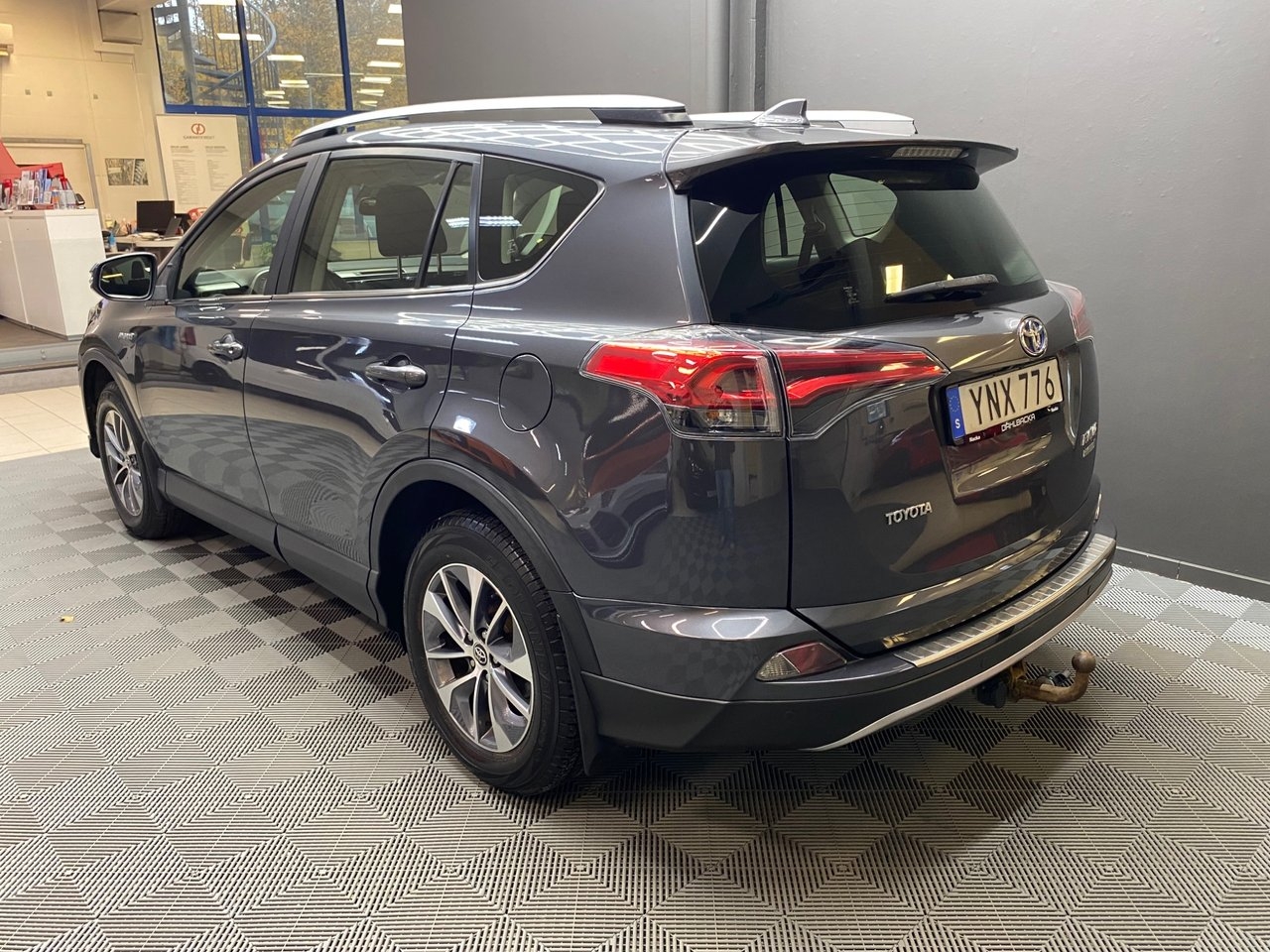Toyota RAV4 2.5 Hybrid Active 2017, bild 3/10