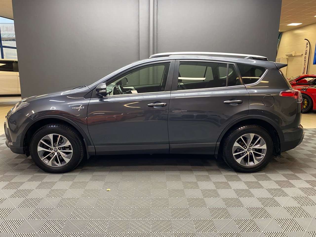 Toyota RAV4 2.5 Hybrid Active 2017, bild 2/10