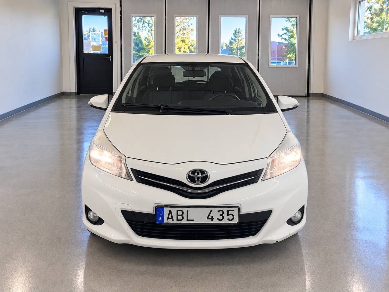 Toyota Yaris 1.33 Active 2013, bild 2/10