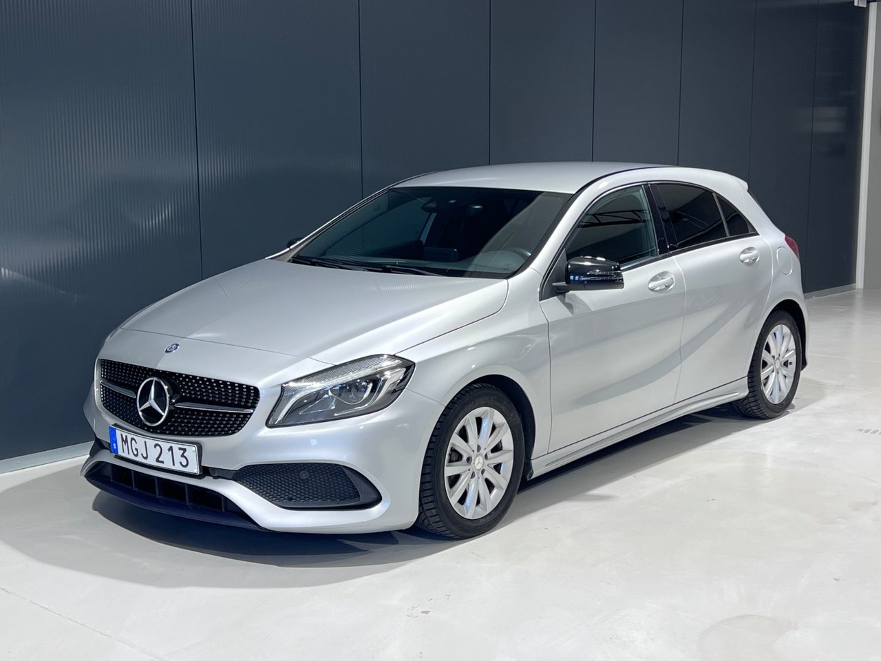 Mercedes-Benz A 180